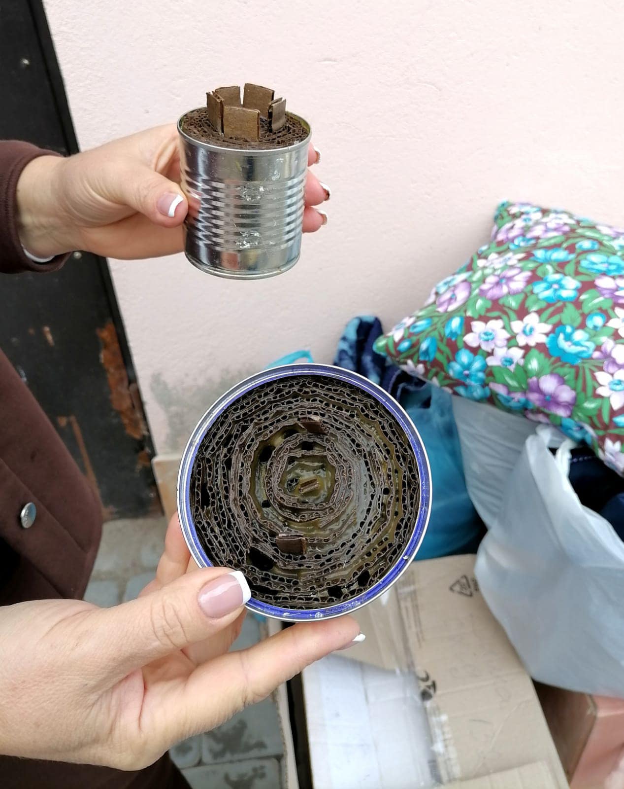 Новини Вінниці - фото з «Хлопці їх дуже просять». Волонтери з Шаргорода виготовляють окопні свічки, на яких можна розігріти їжу