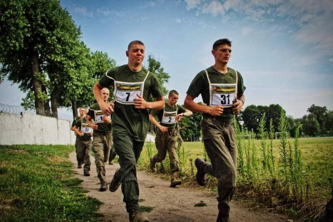 Новини Хмельницького - фото з “Ми б всі гроші світу віддали”: мама полоненого 21-річного “азовця” з Хмельниччини