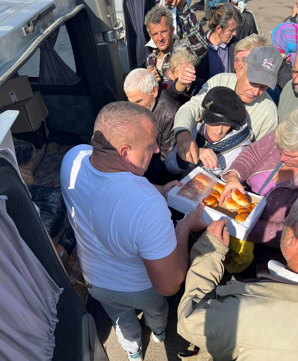 Новини Вінниці - фото з «Коли давали хліб, люди плакали…» Вінницькі волонтери відвезли допомогу у звільнений Лиман