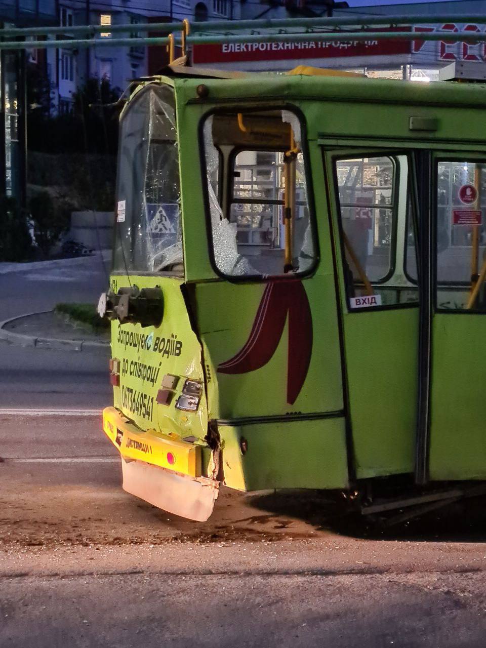 Новини Тернополя - фото з У Тернополі аварія за участю громадського транспорту: є потерпілі