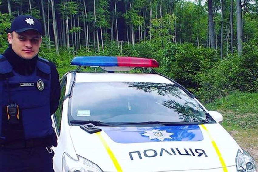 Новини Хмельницького - фото з П’яний водій скоїв декілька ДТП у Кам’янці й тікав з місця пригоди На зображенні може бути: 1 особа та на відкритому повітрі