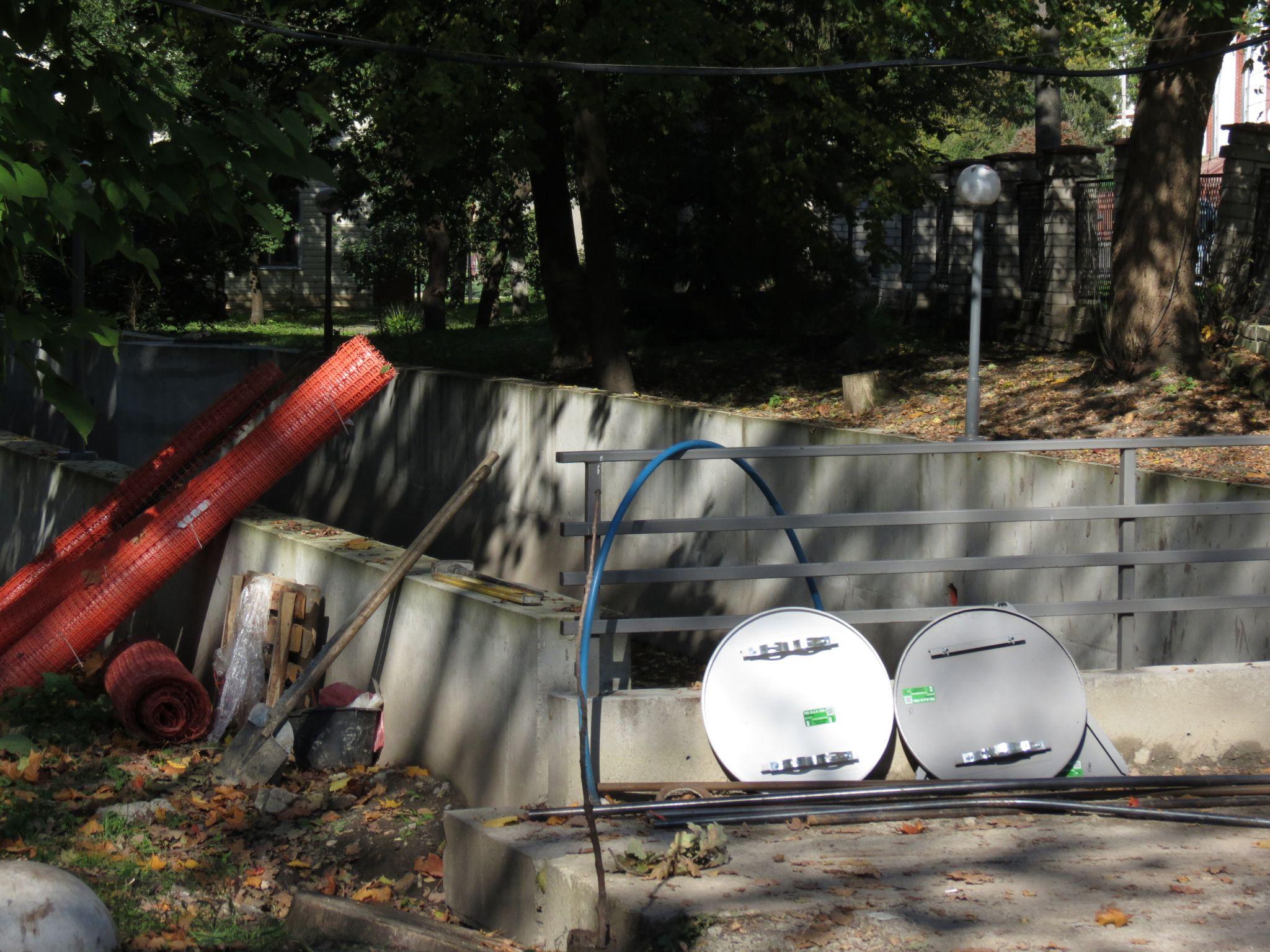 Новини Тернополя - фото з Перекрили прохід та зрізають дерева: що відбувається у парку Шевченка