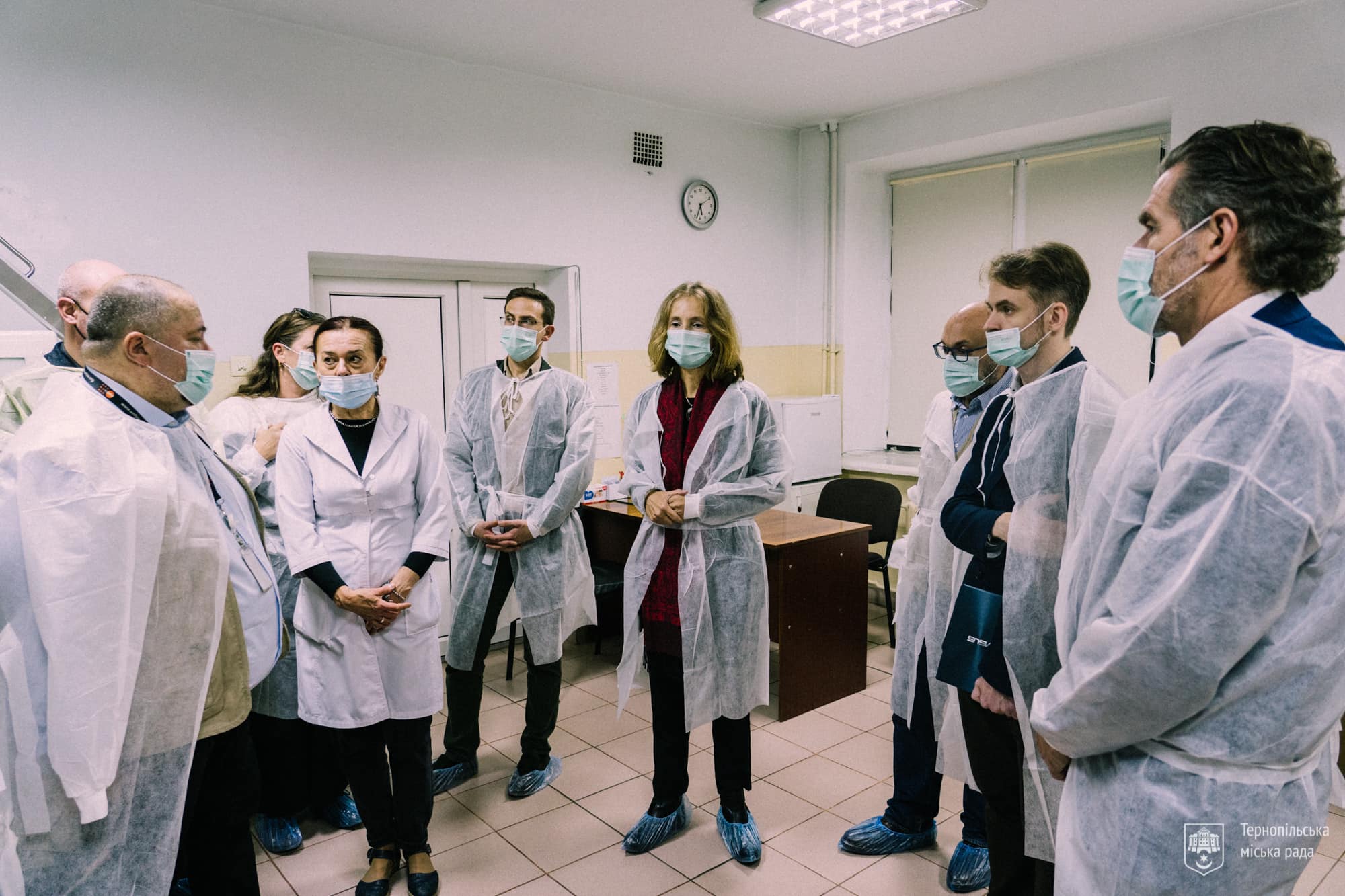 Новини Тернополя - фото з Фонд ООН передав у тернопільський пологовий 1,5 тонни медичних засобів