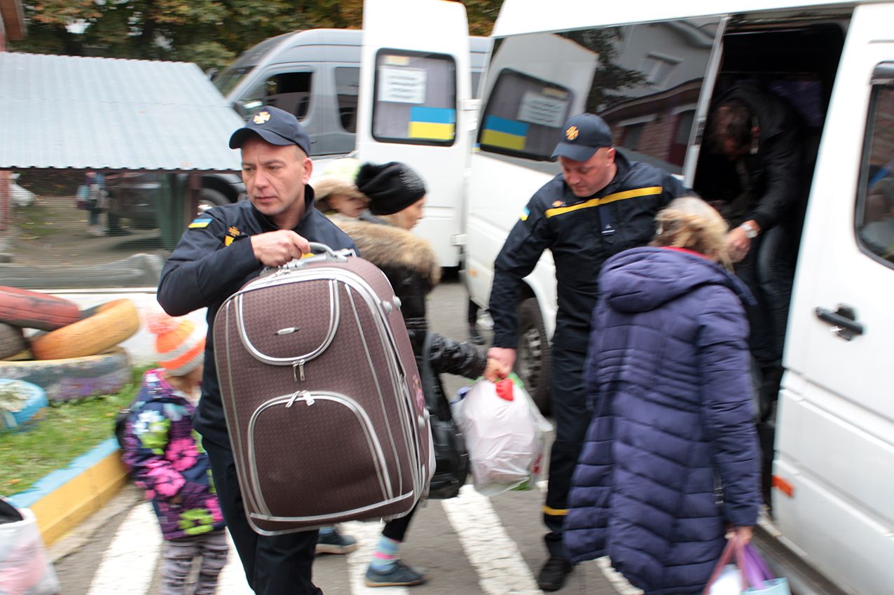 Новини Хмельницького - фото з До Хмельницького евакуювали багатодітні сім’ї з Харківщини (ФОТО)