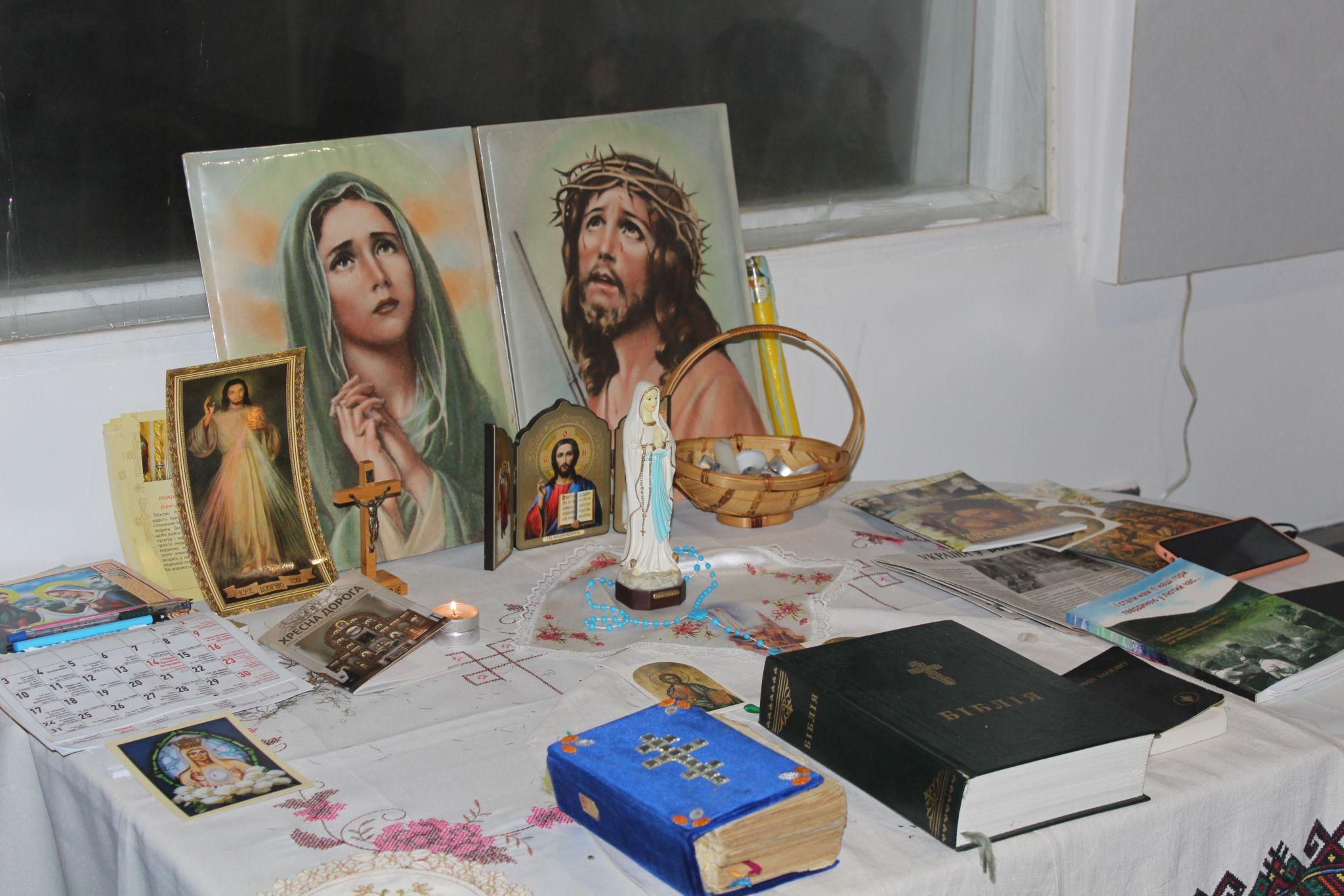 Новини Тернополя - фото з Назад в укриття. Тернополяни облаштовують всередині каплички та дитячі куточки