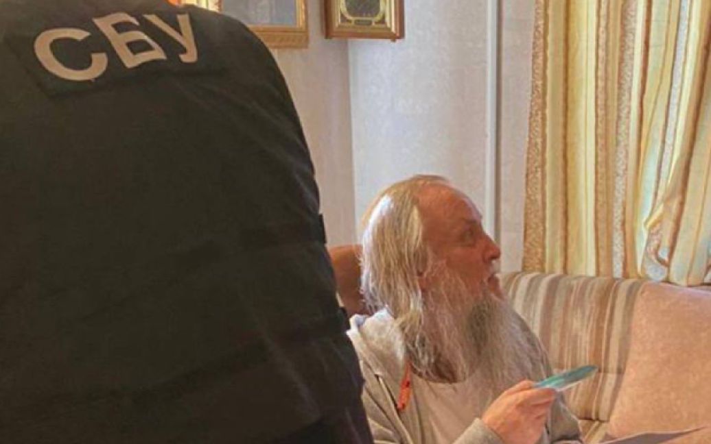 Новини Вінниці - фото з «Що знайшли, розповімо пізніше». СБУ провела обшуки у священика, якого благословив московський піп