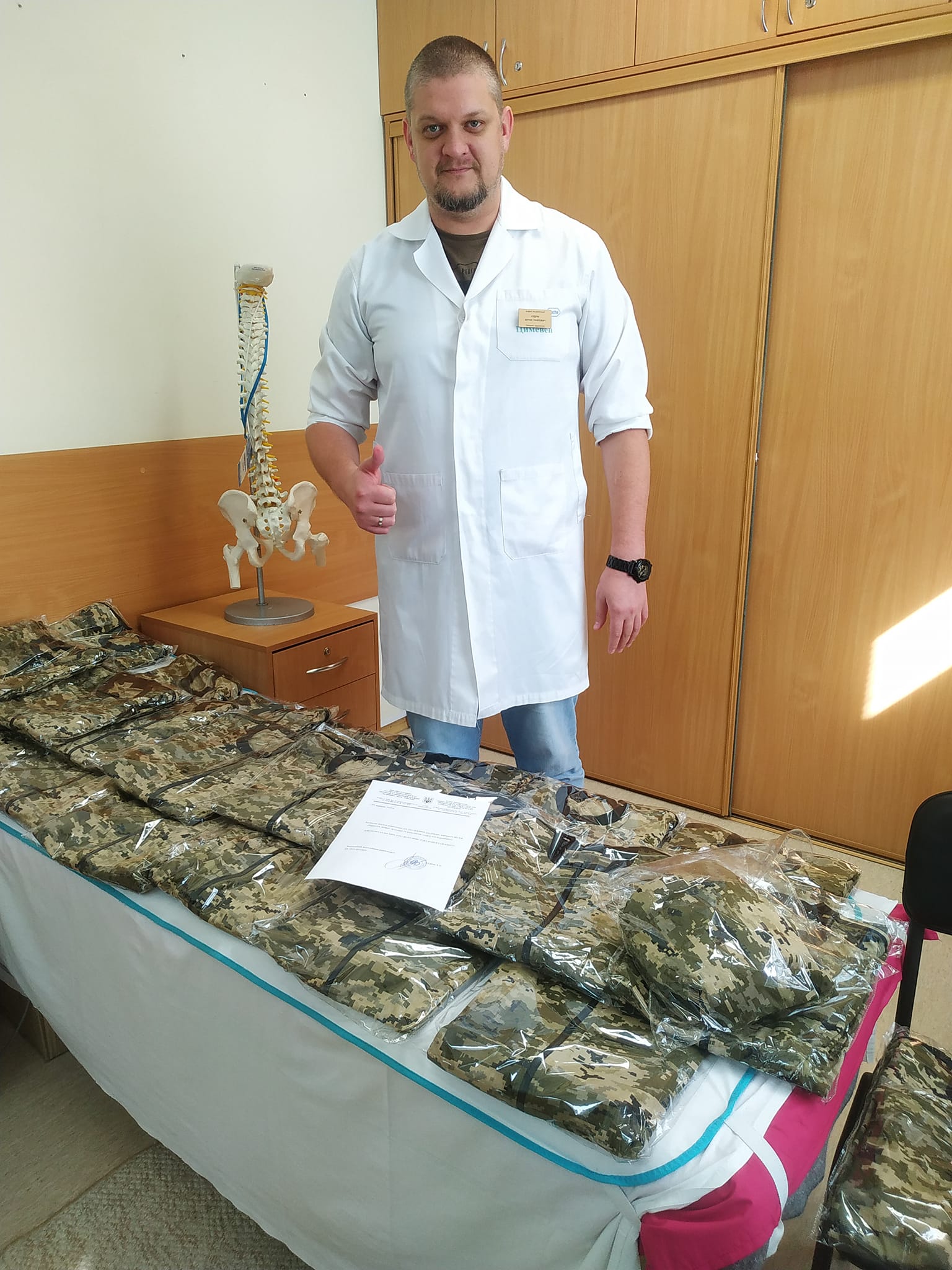 Новини Вінниці - фото з «Безплатно передаємо у госпіталі». Волонтери шиють спеціальний одяг для поранених військових