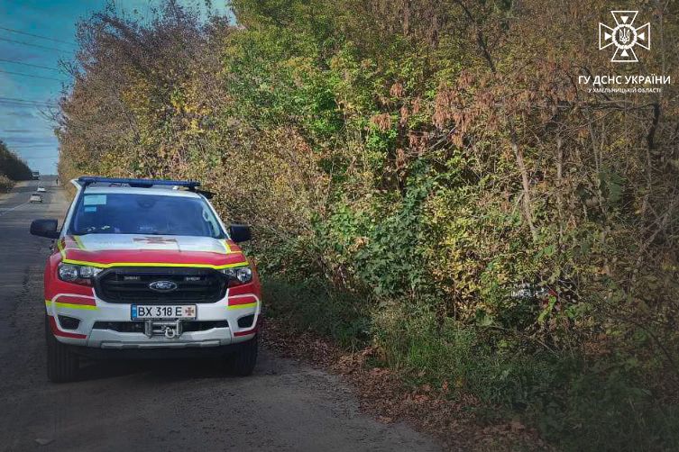 Новини Хмельницького - фото з У Шепетівці легковик з’їхав у кювет і перекинувся (ФОТО)
