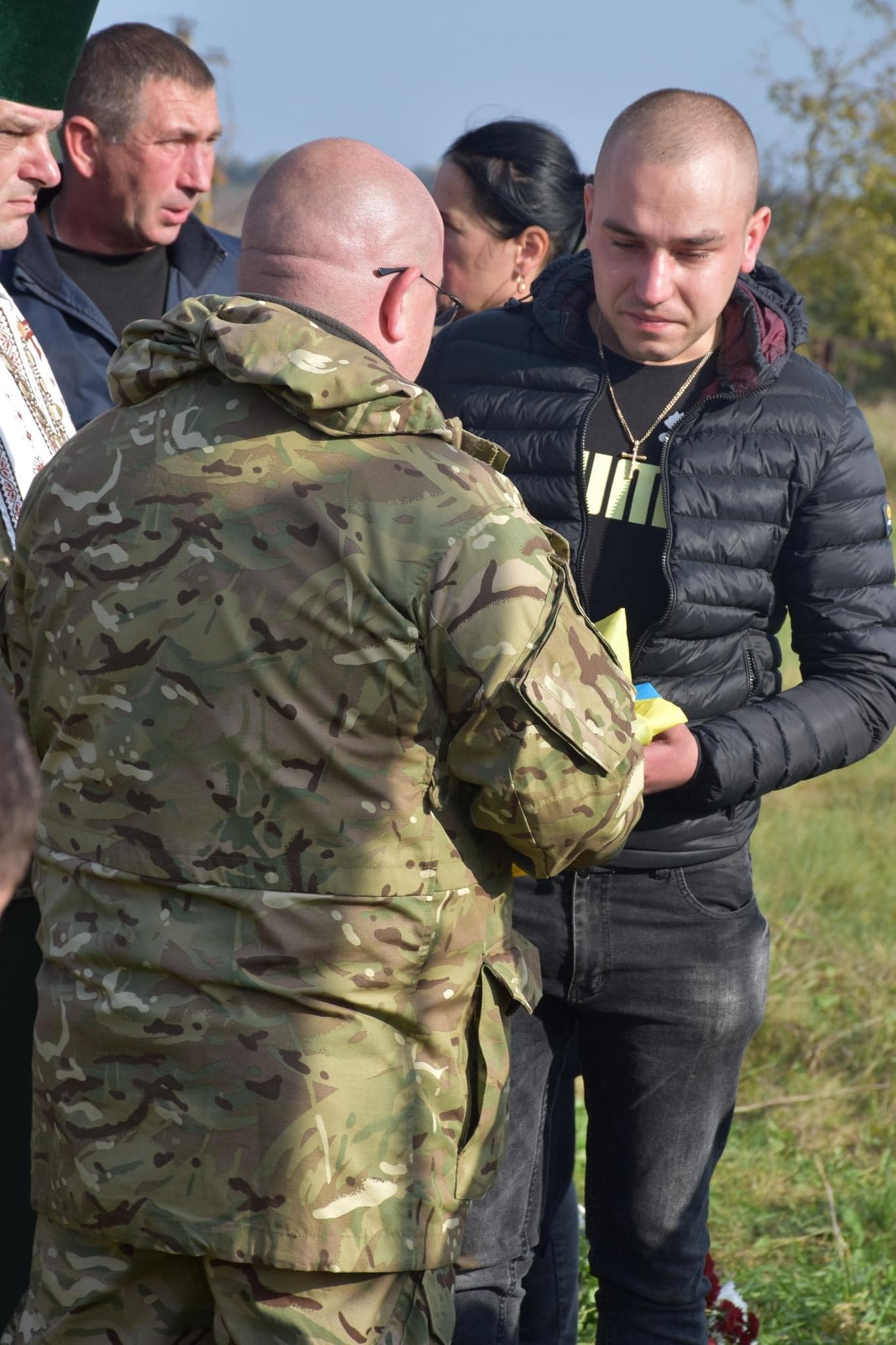 Новини Тернополя - фото з Ось-ось був у відпустці, а невдовзі загинув на фронті! У Бучацькій громаді попрощались з бійцем Іваном Паньківим