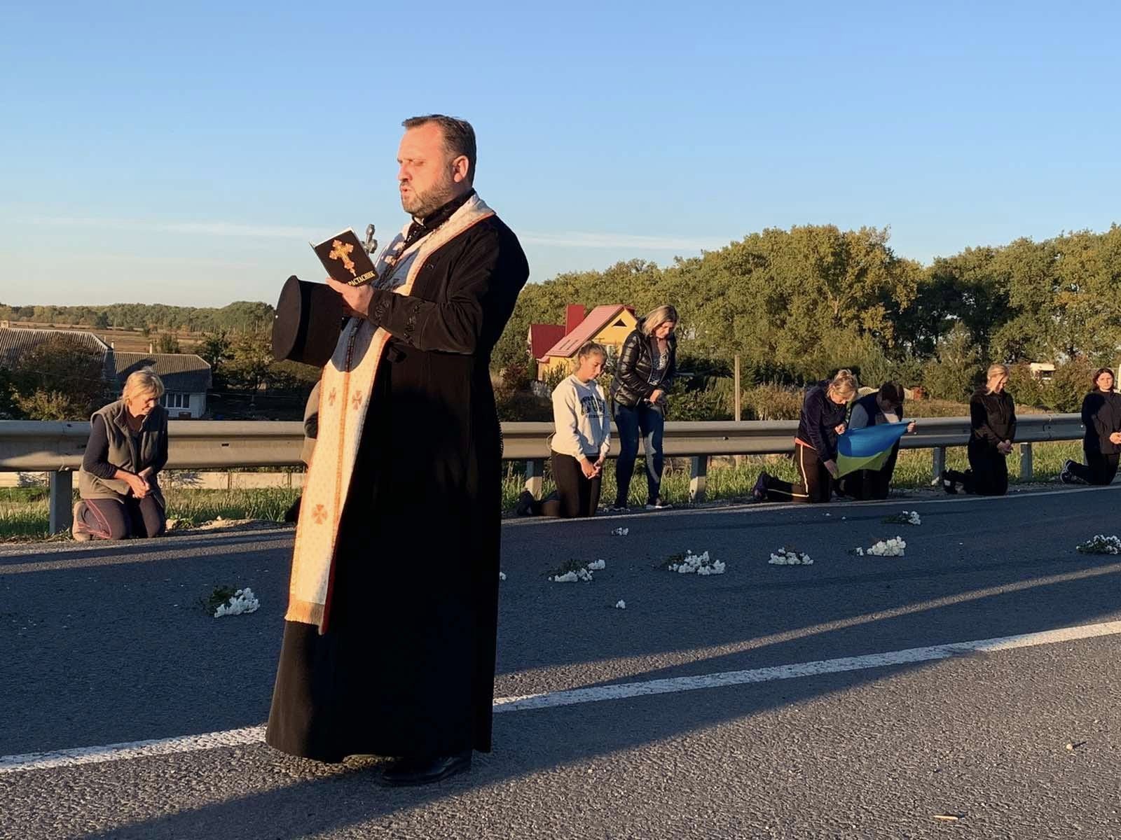Новини Тернополя - фото з Ось-ось був у відпустці, а невдовзі загинув на фронті! У Бучацькій громаді попрощались з бійцем Іваном Паньківим