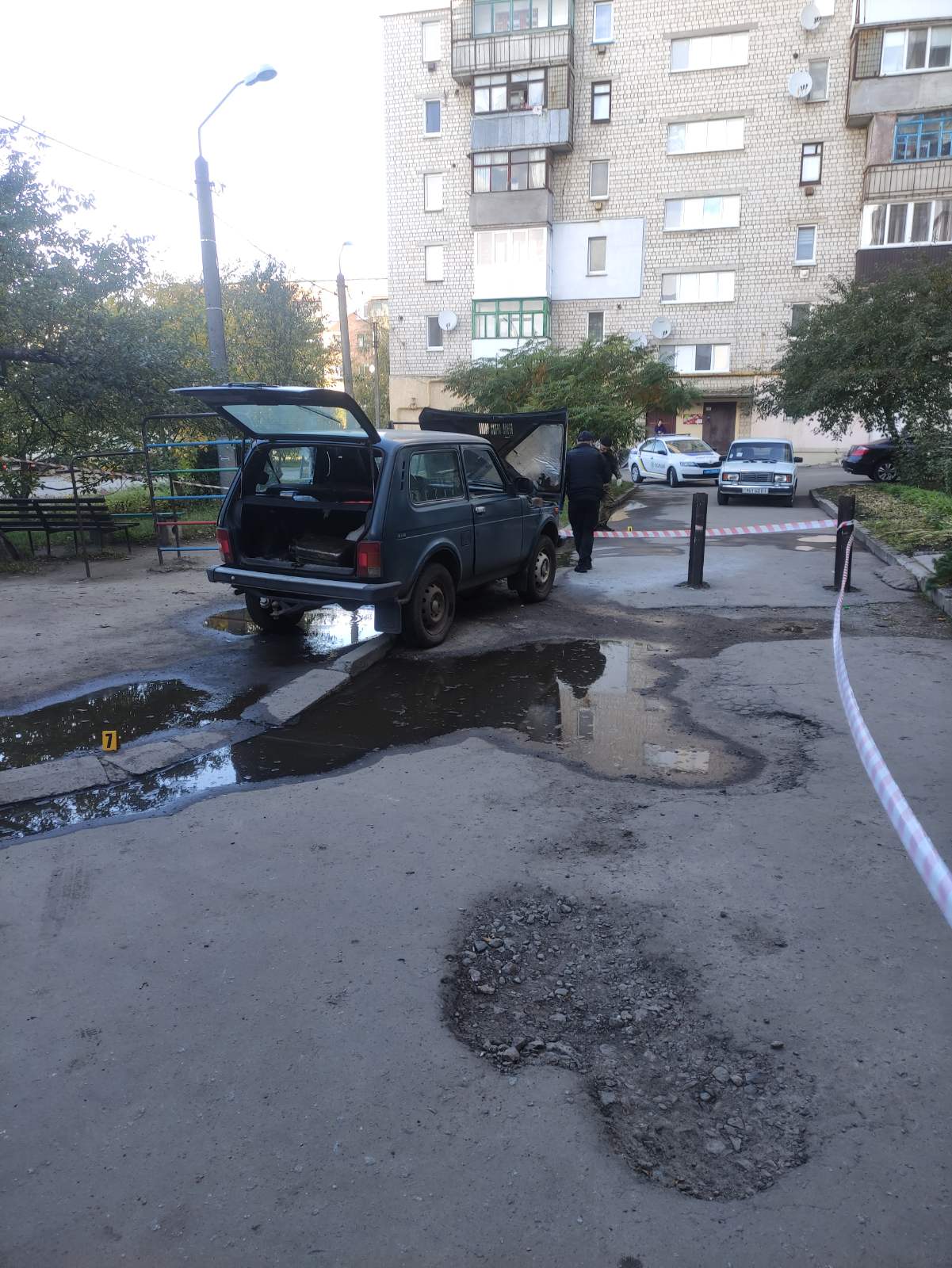 Новини Козятина - фото з Теракт у Козятині. На автівку поліцейського Євгенія Трайдакала підклали вибухівку