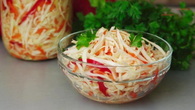 Новини Тернополя - фото з Із яблуками чи кмином: як тернопільські господині квасять капусту на зиму Із яблуками чи кмином: як тернопільські господині квасять капусту на зиму, фото №2 на сайті 20minut.ua