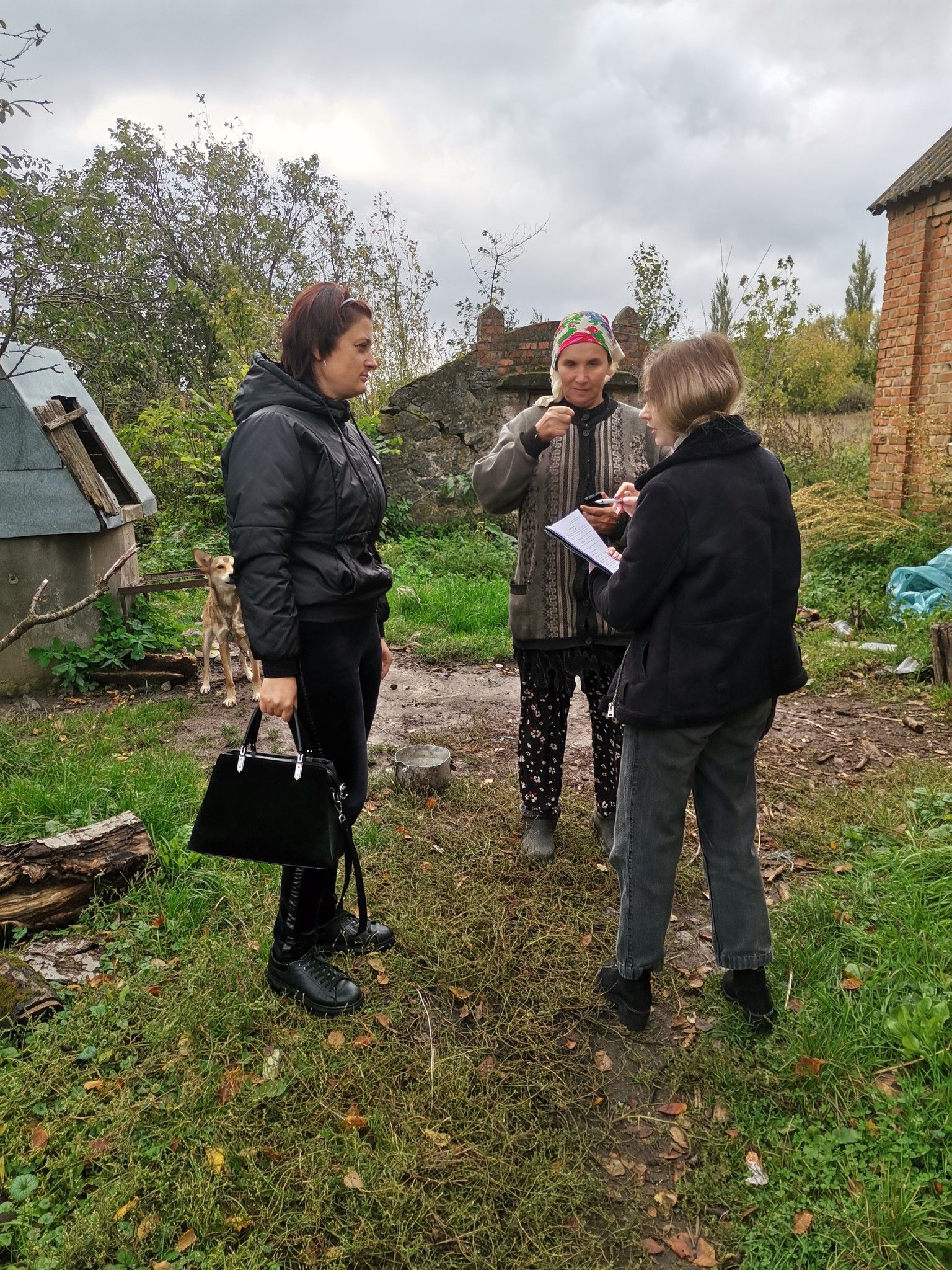 Новини Козятина - фото з Спеціалісти команди INTERSOS надавали переселенцям у Пиківцях психологічну допомогу