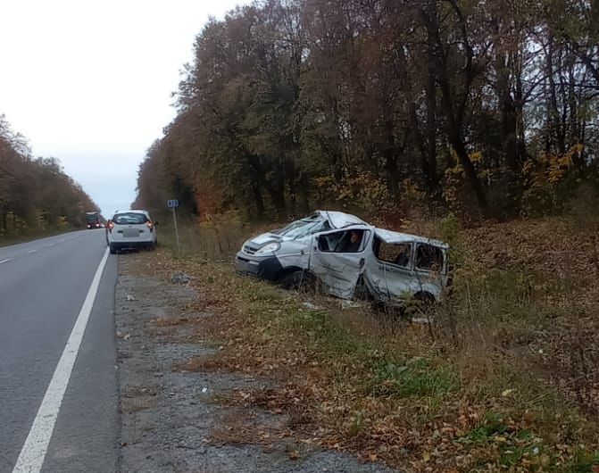 Новини Вінниці - фото з Аварії на вихідних: водійка на Peugeot врізалась у ВАЗ та не розминулись Touareg з Opel Vivaro
