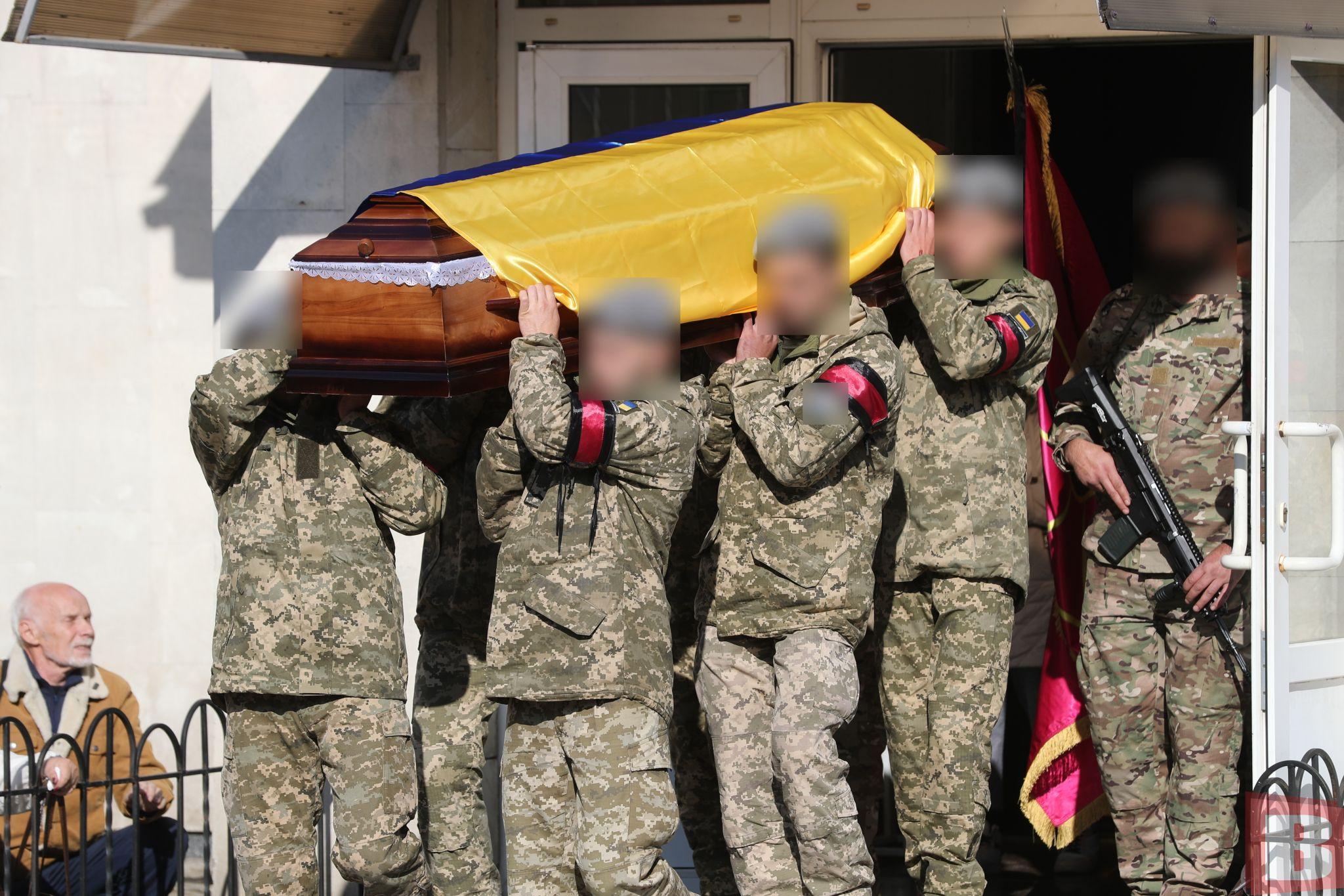 Новини Хмельницького - фото з «Помер за рідну нашу Україну». У Хмельницькому попрощалися з загиблим військовим Рашадом Оруджевим