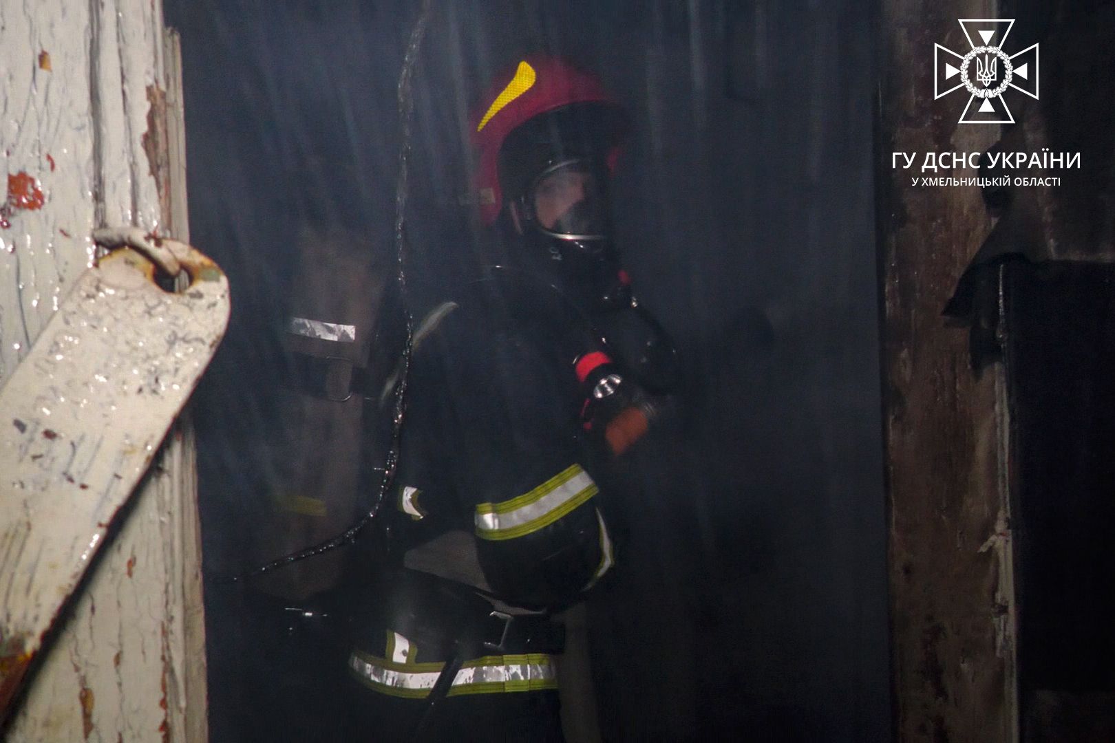 Новини Хмельницького - фото з У Хмельницькому через гараж ледь не згоріли три житлові будинки (ВІДЕО)