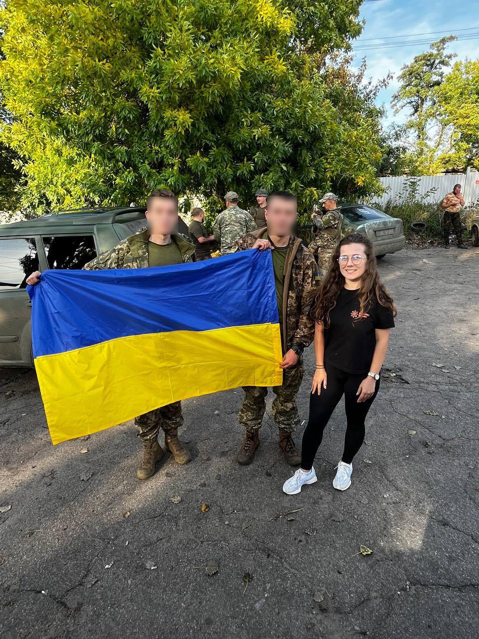 Новини Хмельницького - фото з “Бачили ліс, який вложений могилами”: хмельничанка Ярослава розповіла про свої поїздки на передову