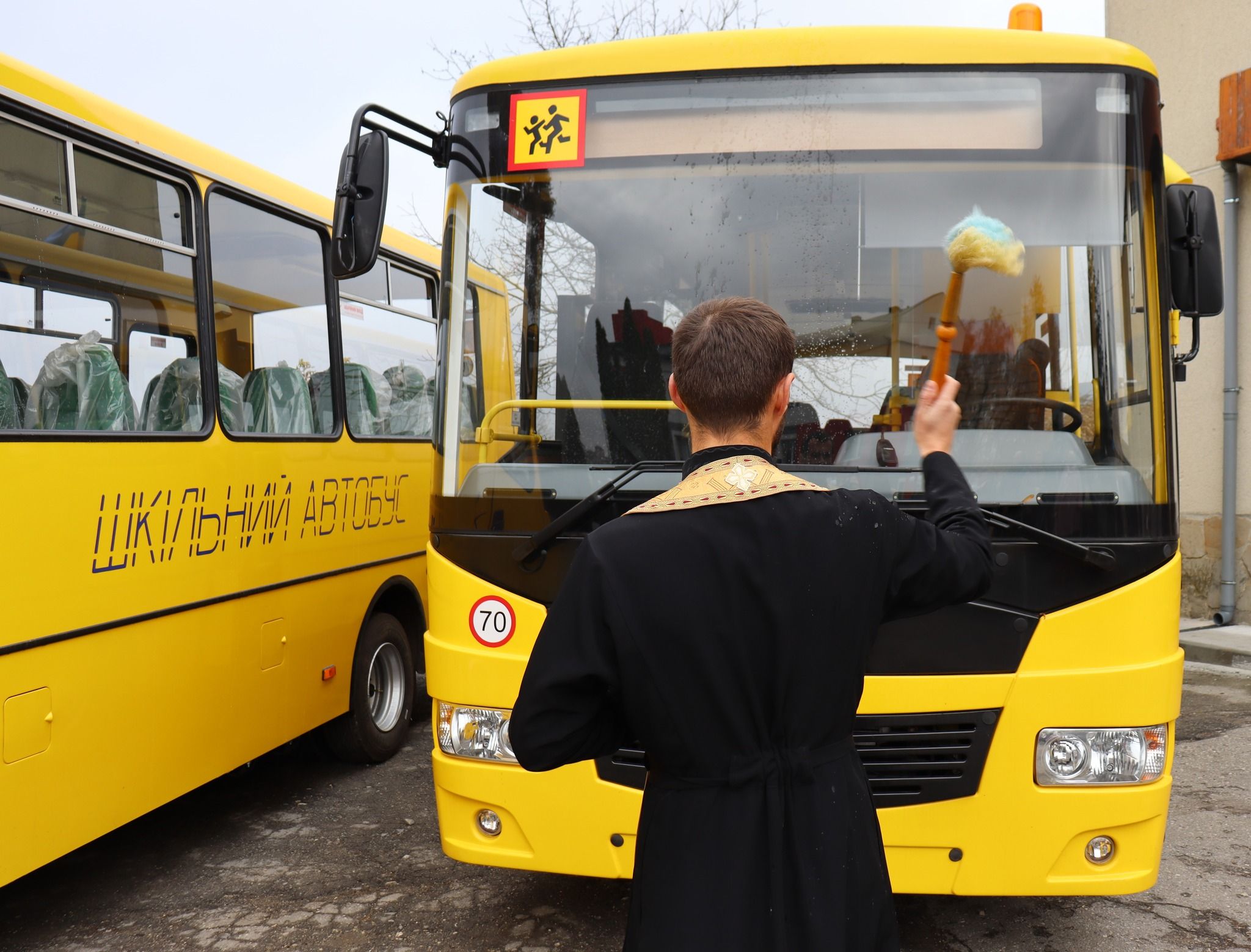 Новини Тернополя - фото з Довозять на уроки 352 учні: у громаді на Тернопільщині закупили нові шкільні автобуси