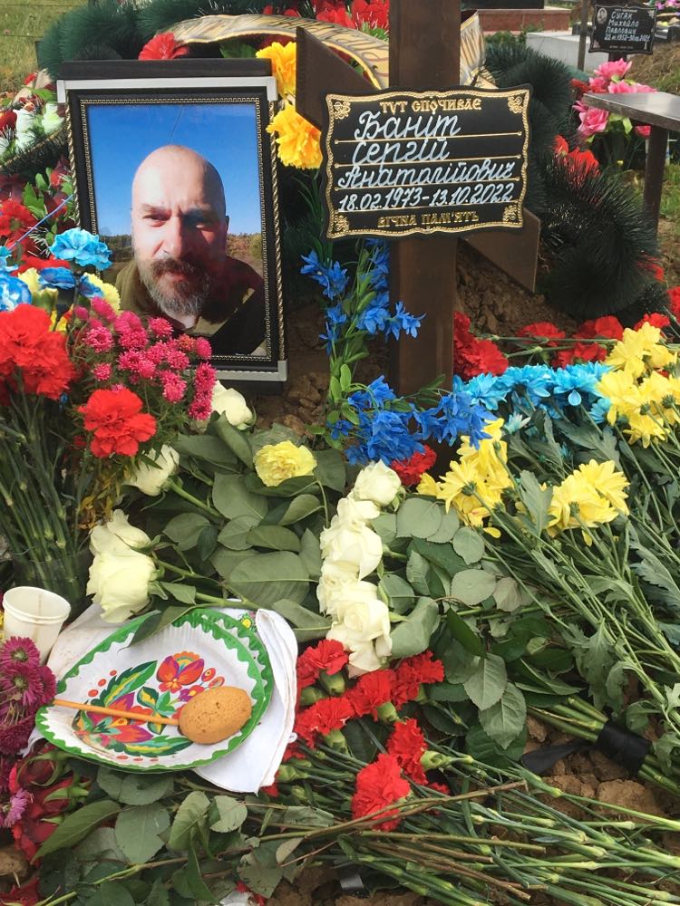 Новини Вінниці - фото з «У нас у Зарванцях половина цвинтаря захоронена вінничанами». Скандал з похованням військового