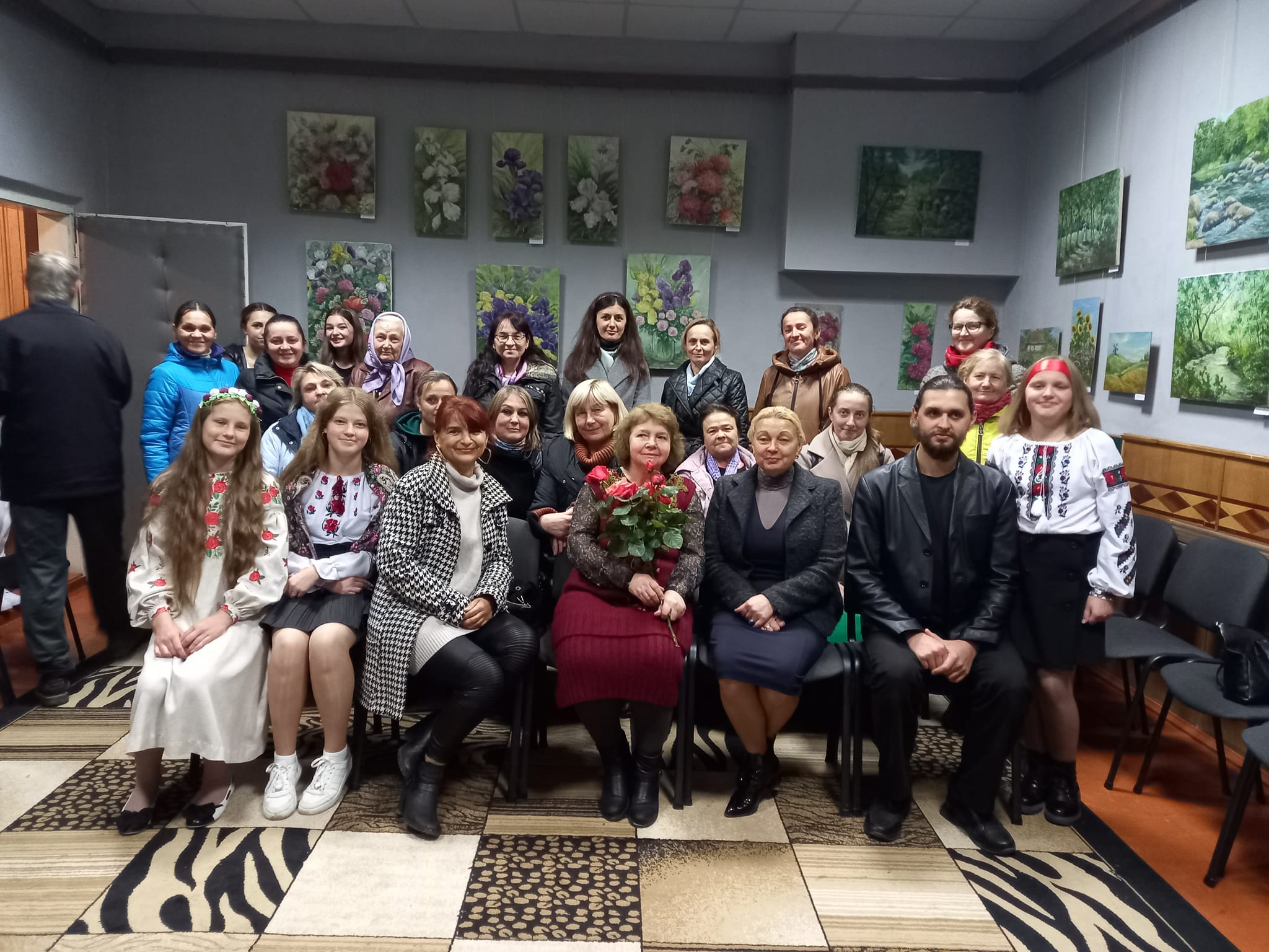 Новини Тернополя - фото з У Почаєві презентували художню виставку мисткині з Київщини