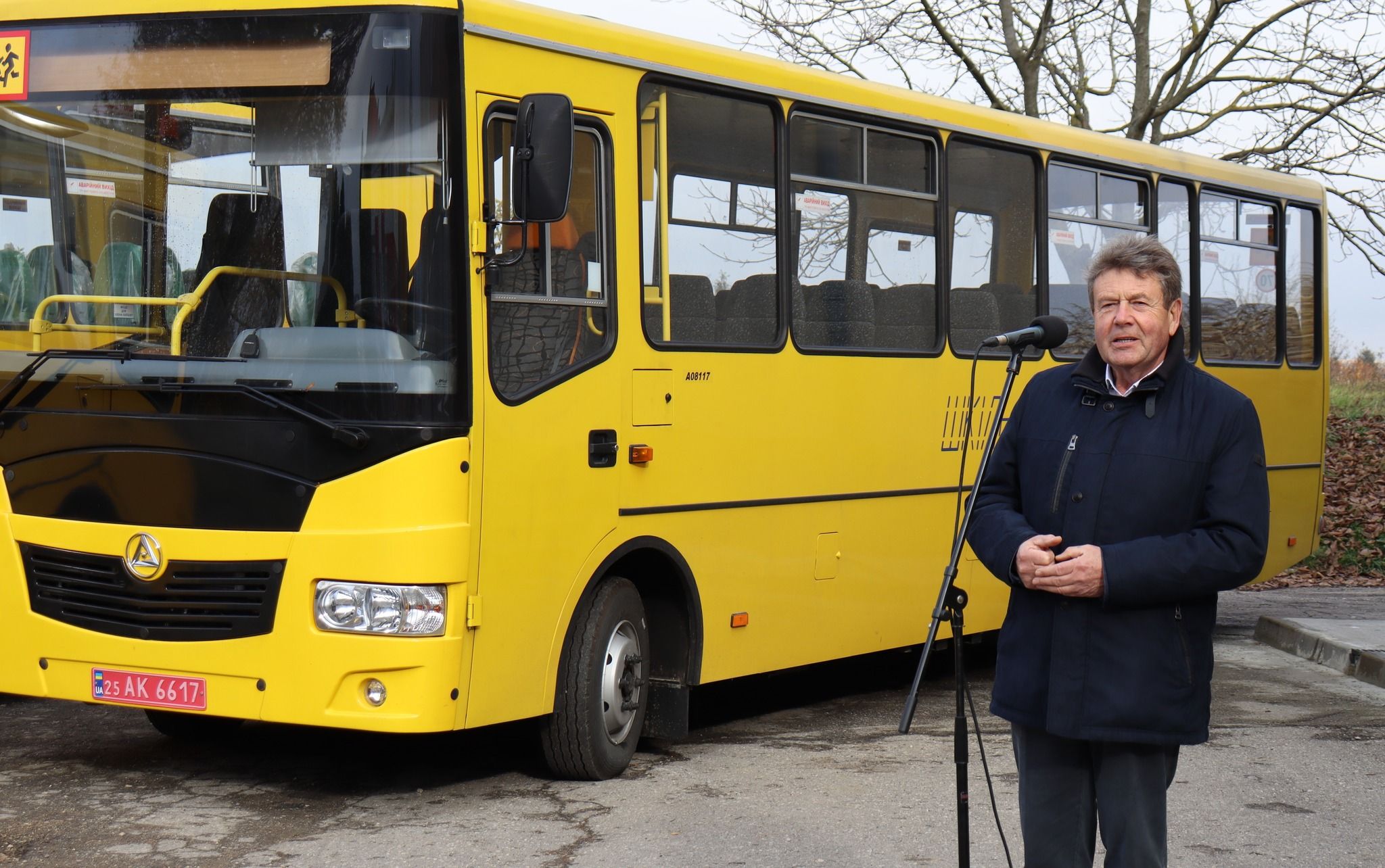 Новини Тернополя - фото з Довозять на уроки 352 учні: у громаді на Тернопільщині закупили нові шкільні автобуси