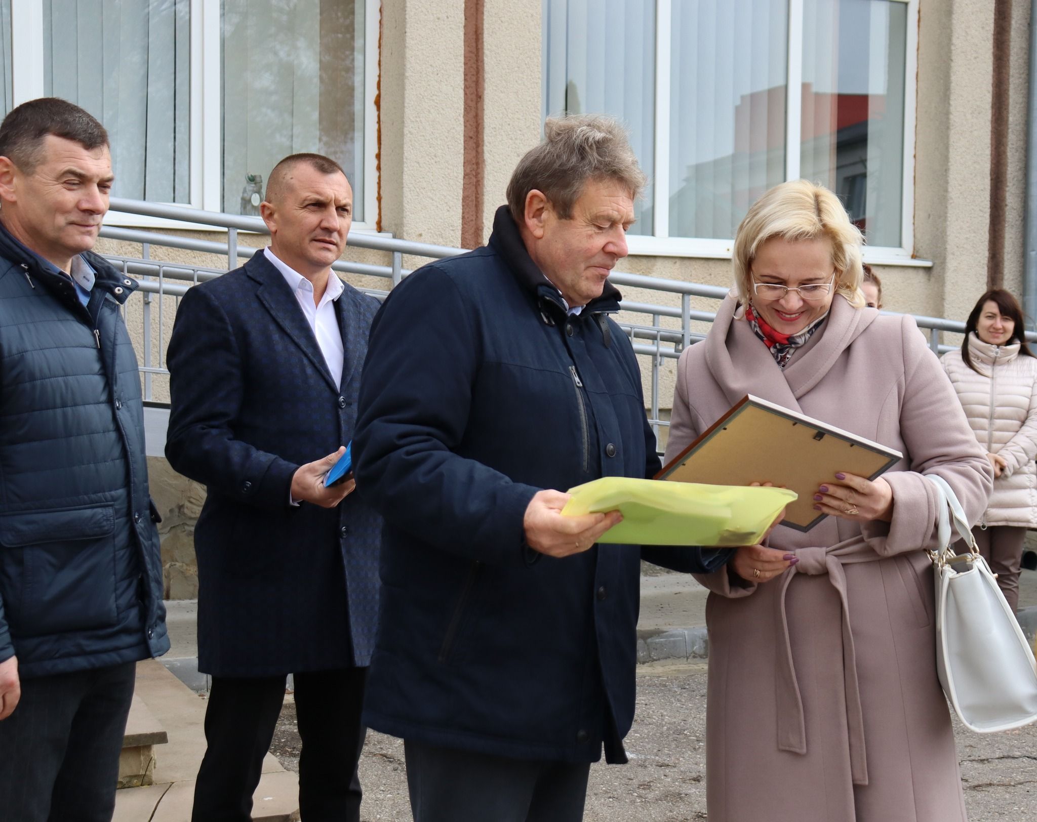 Новини Тернополя - фото з Довозять на уроки 352 учні: у громаді на Тернопільщині закупили нові шкільні автобуси