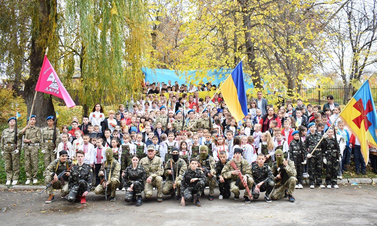 Новини Хмельницького - фото з Джура-2022: третьокласників Кам’янця посвятили в козачата (ФОТО)