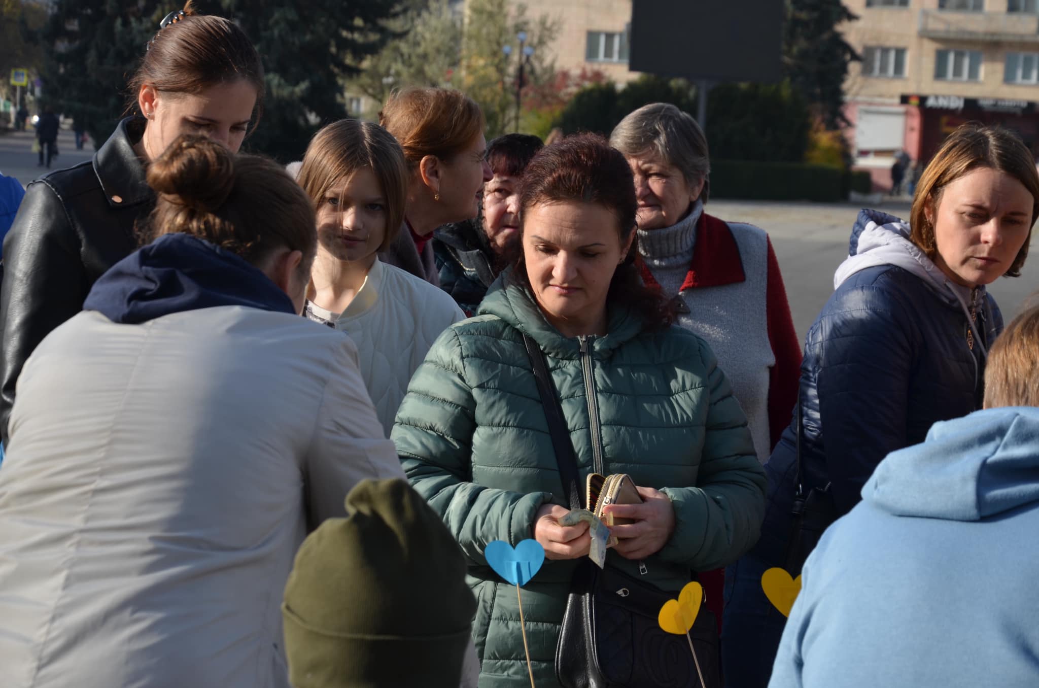 Новини Тернополя - фото з У Чорткові на благодійному ярмарку для ЗСУ заробили майже 40 тисяч гривень