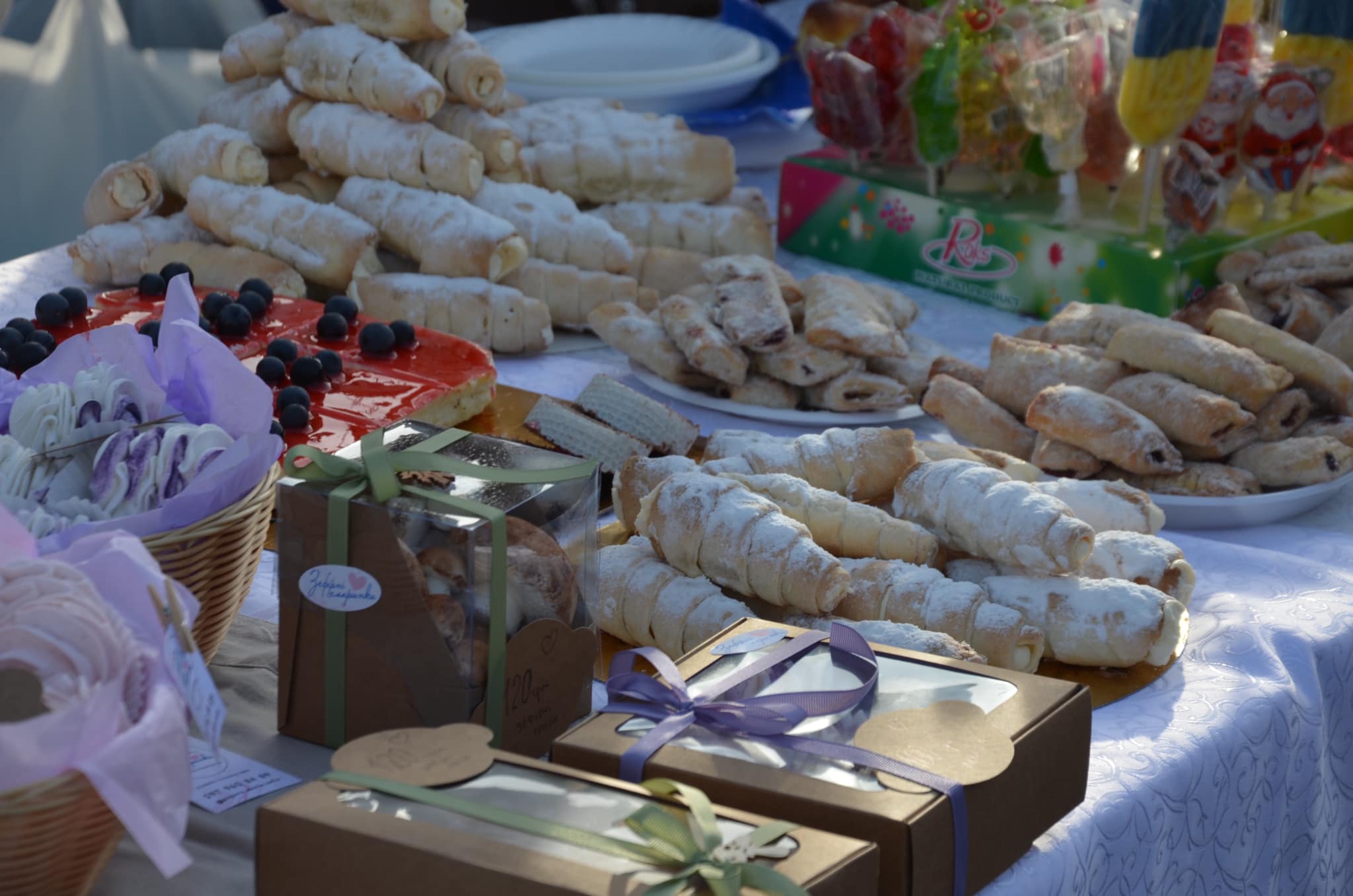 Новини Тернополя - фото з У Чорткові на благодійному ярмарку для ЗСУ заробили майже 40 тисяч гривень