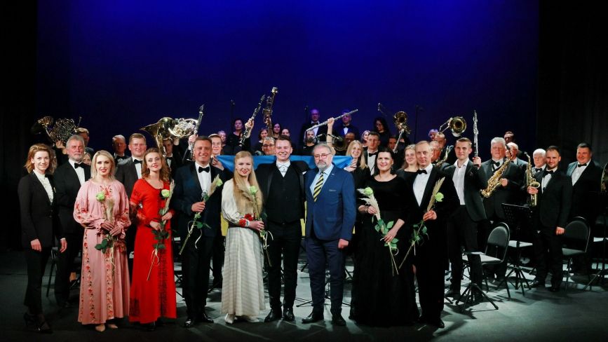 «Відчули надзвичайну підтримку у Литві!» Актори театру Садовського про тріумфальні гастролі у Паневежисі