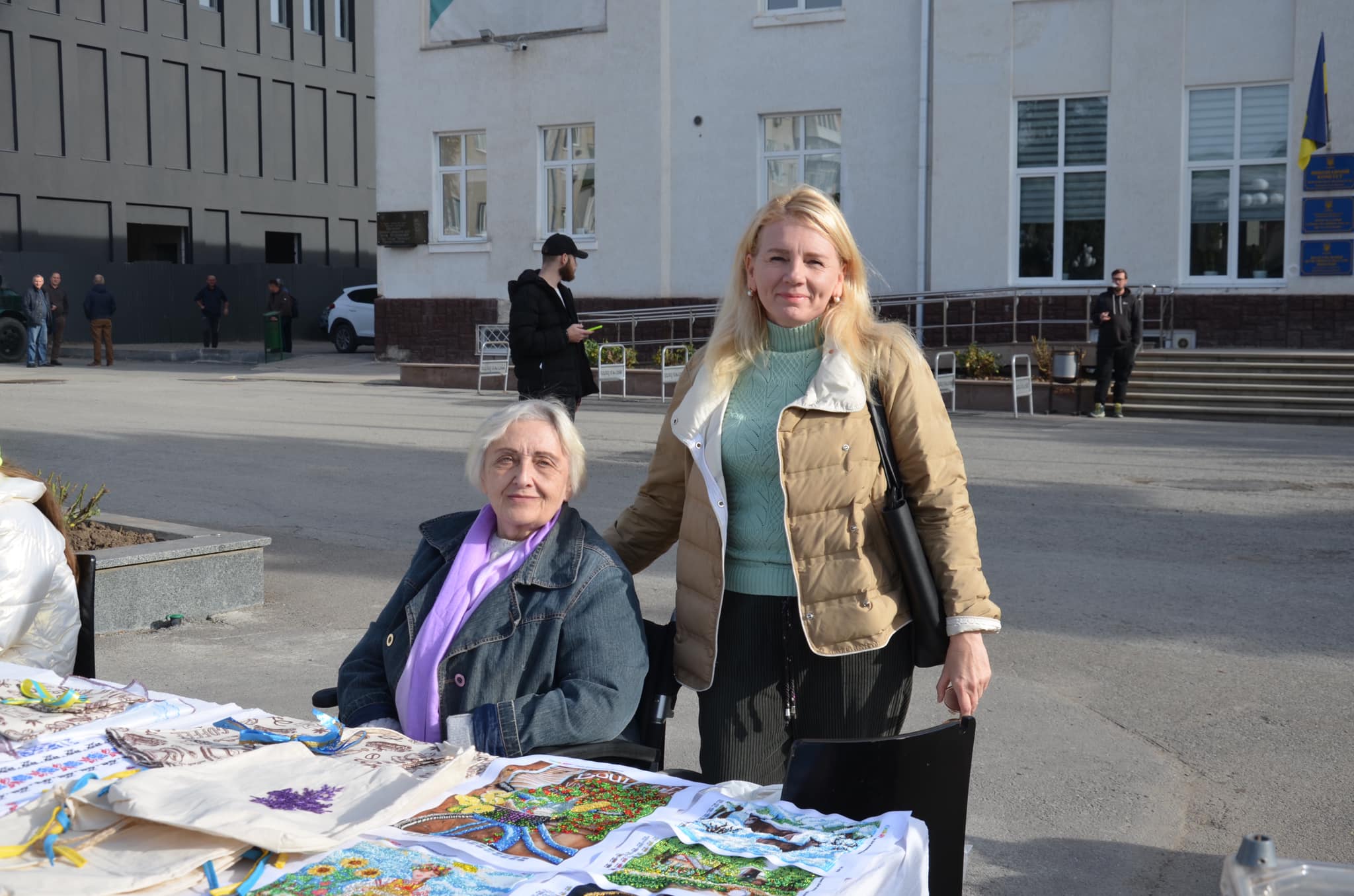 Новини Тернополя - фото з У Чорткові на благодійному ярмарку для ЗСУ заробили майже 40 тисяч гривень