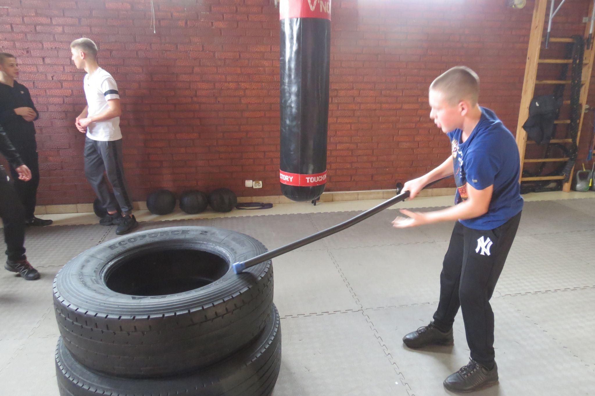 Новини Вінниці - фото з Майстер-клас від Інтерконтинентального чемпіона. Роман Головащенко розкривав секрети боксу