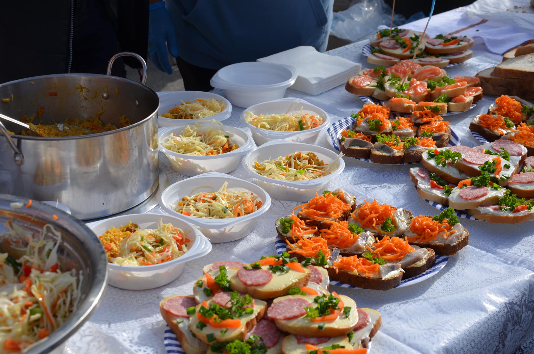 Новини Тернополя - фото з У Чорткові на благодійному ярмарку для ЗСУ заробили майже 40 тисяч гривень