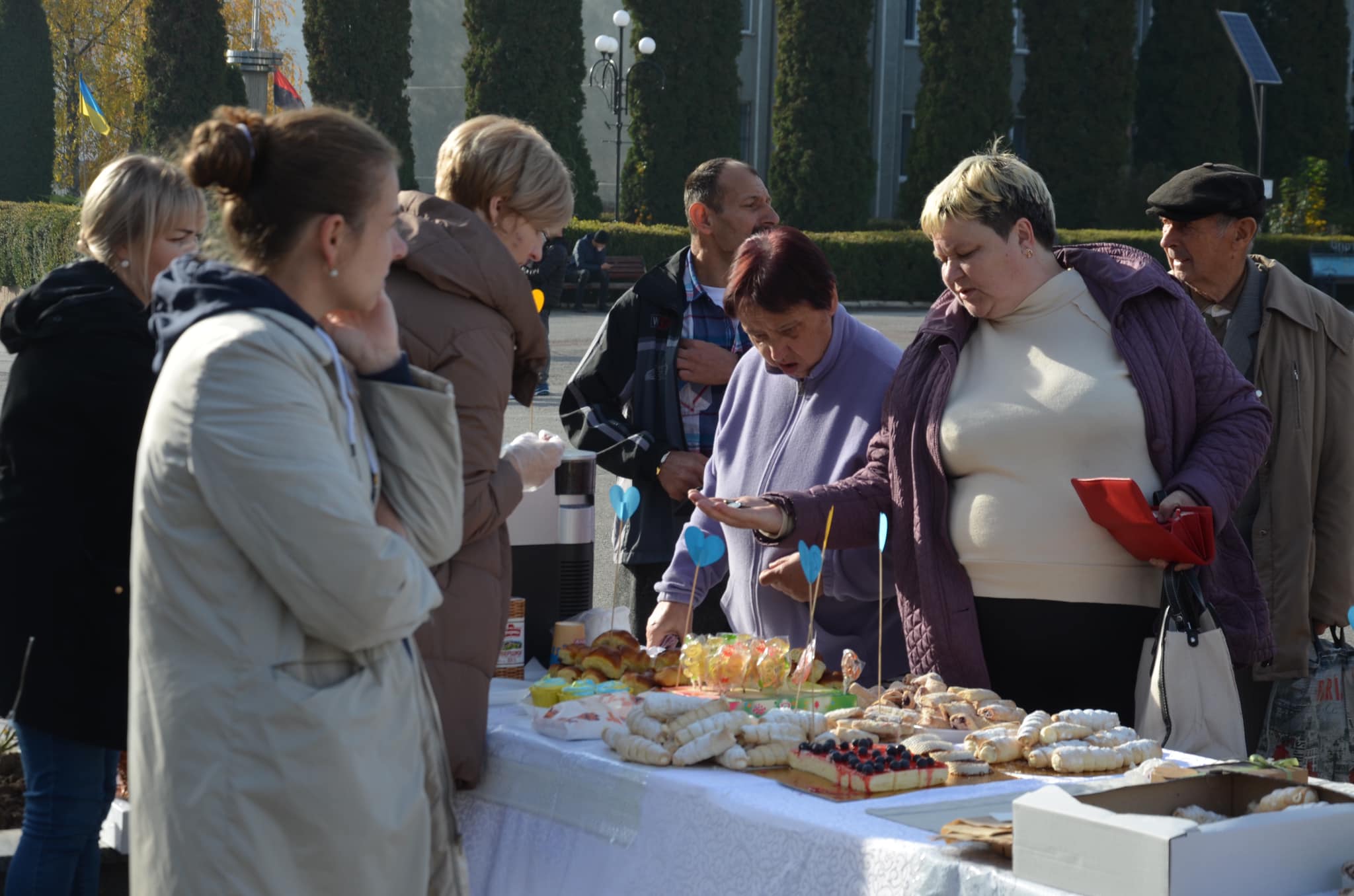 Новини Тернополя - фото з У Чорткові на благодійному ярмарку для ЗСУ заробили майже 40 тисяч гривень