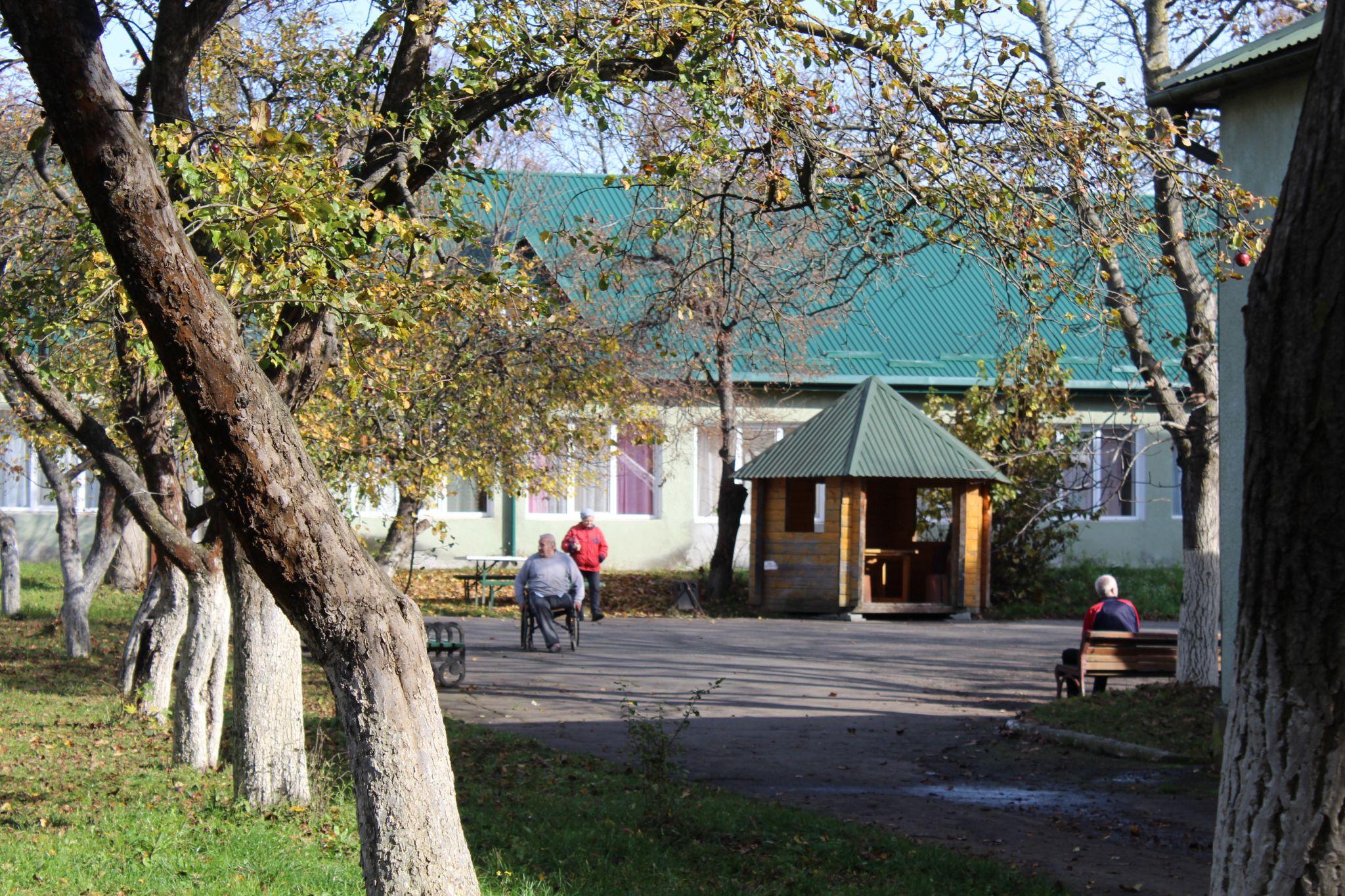 Новини Тернополя - фото з Старість не вдома. У яких умовах живуть старенькі у геріатричному пансіонаті – ми перевірили (РЕПОРТАЖ)