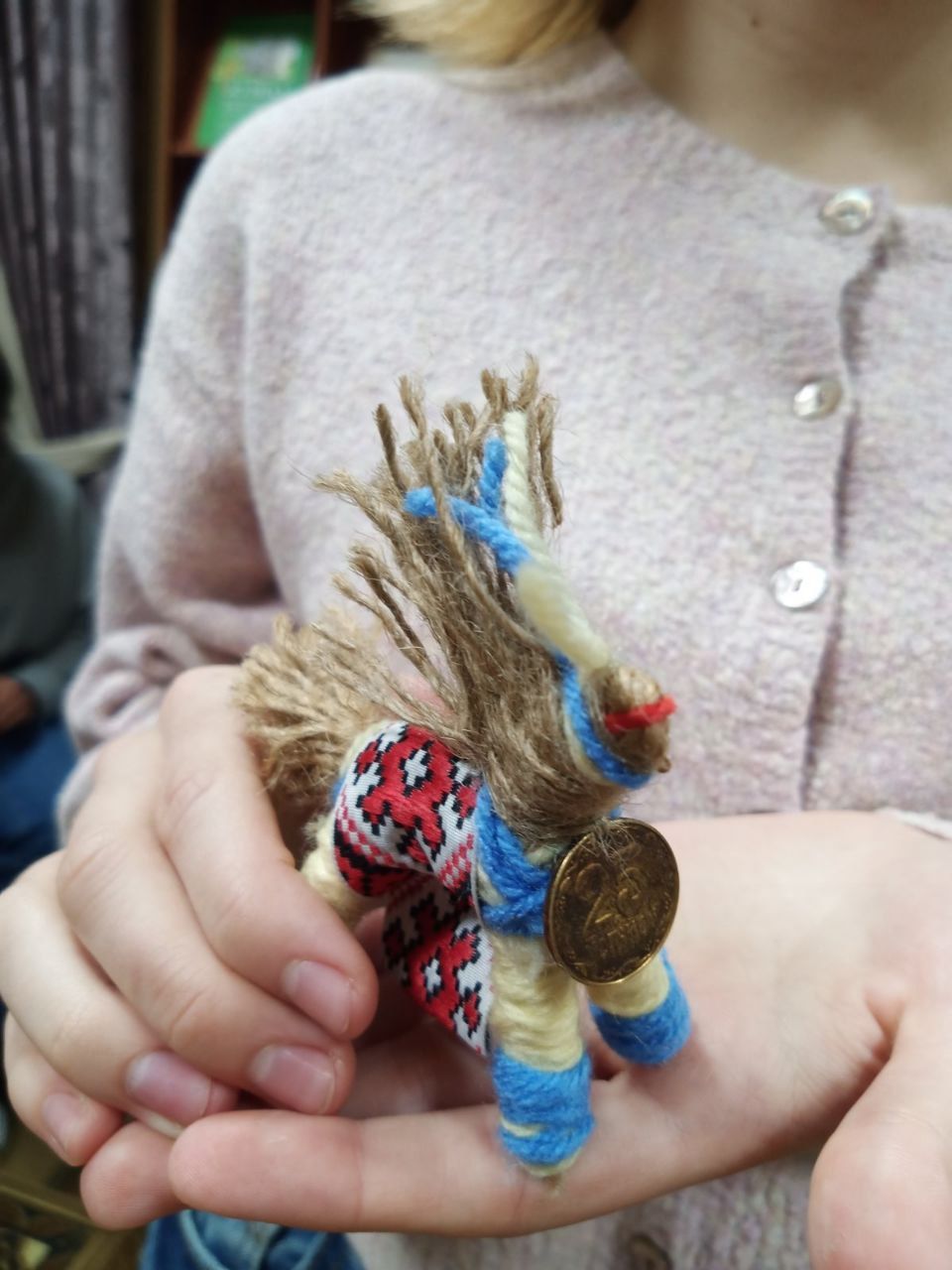 Новини Тернополя - фото з Сонячний коник на щастя: тернопільські студенти робили обереги для благодійного аукціону