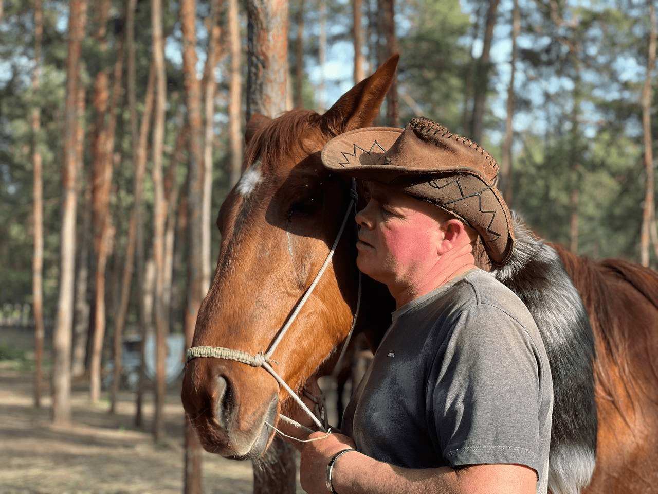Новини Тернополя - фото з «Щойно вивезли тварин — снаряд знищив конюшню». Кінний клуб із Кремінної знайшов другу домівку на Тернопільщині
