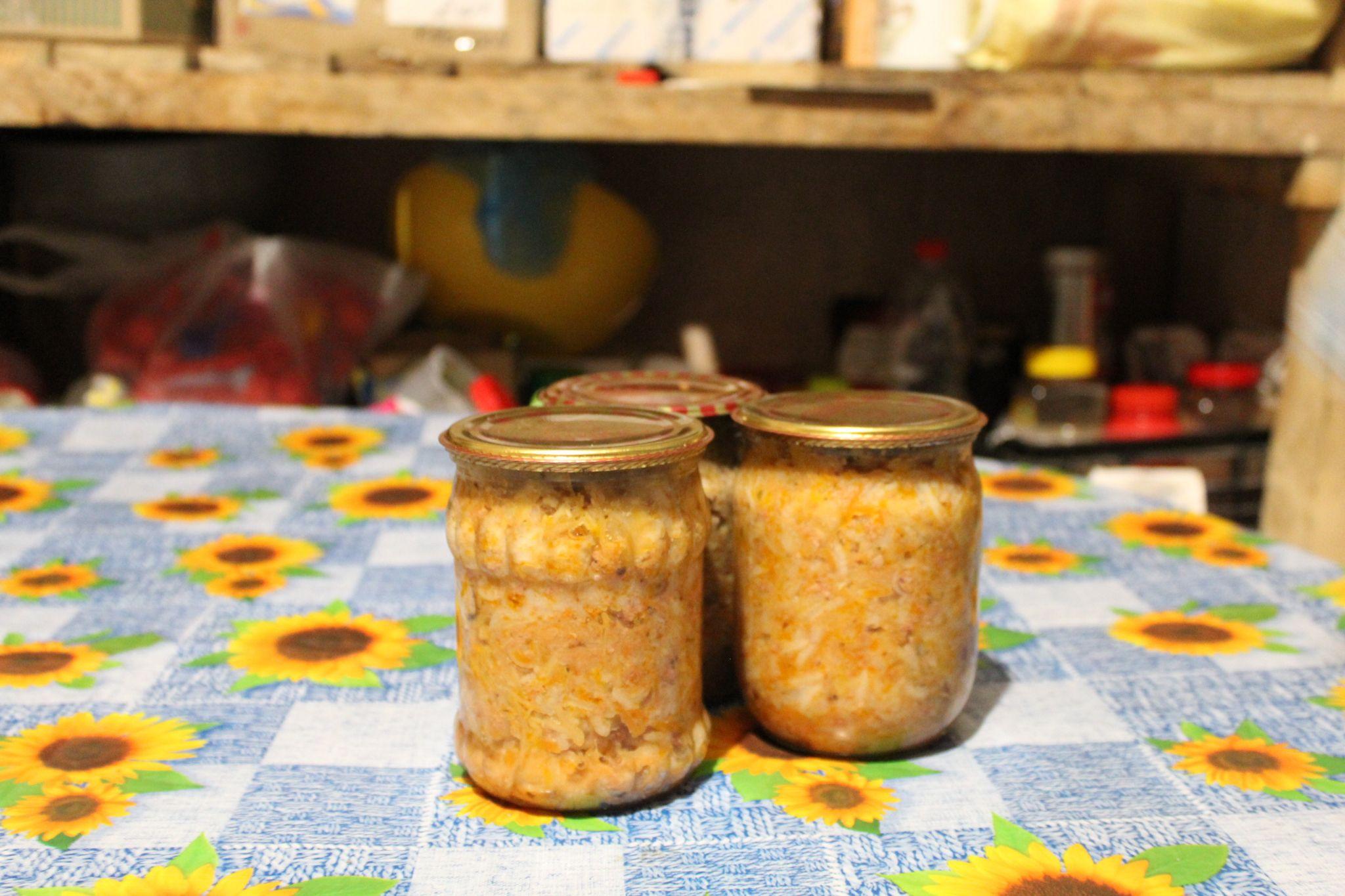 Новини Тернополя - фото з По 40 відер на день: як у «Бункері С» для хлопців на передову гуртом ліпили вареники? (РЕПОРТАЖ)