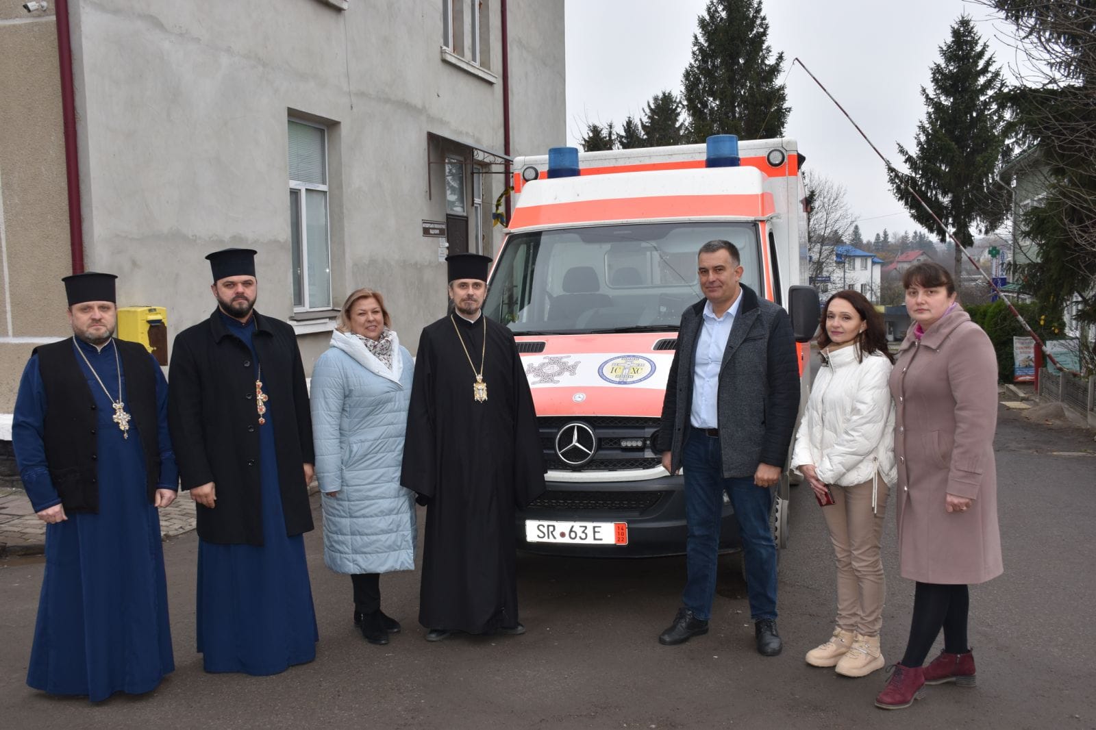 Новини Тернополя - фото з Бучацькі медики отримали новий автомобіль «швидкої» з Америки