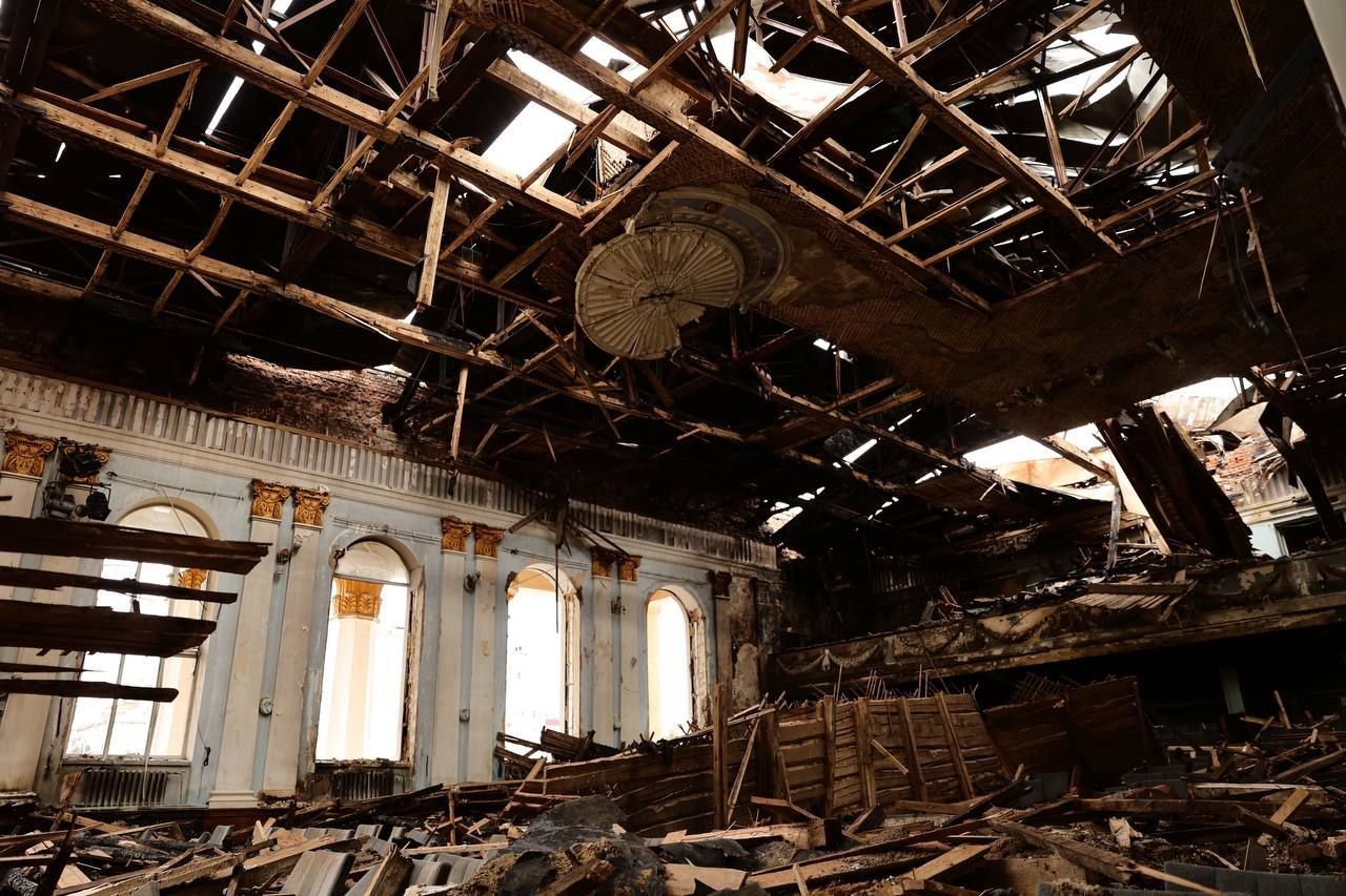 Новини Вінниці - фото з Будинок офіцерів почали консервувати на зиму. Що з ним робитимуть, коли настане тепло?