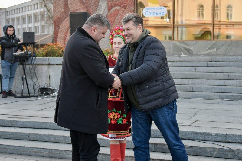 Новини Житомира - фото з У співпраці з благодійниками: медичним закладам Овруча та Малина передали два автомобілі швидкої допомоги
