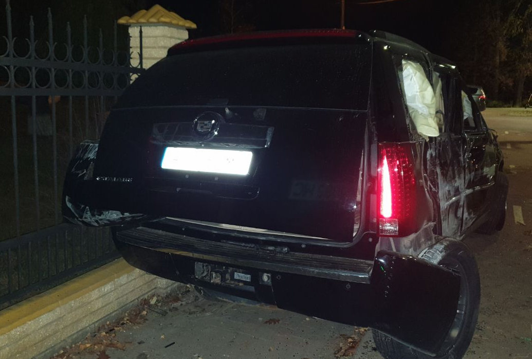 Новини Вінниці - фото з П’яна аварія біля Аграрного університету: водій на позашляховику влетів у паркан