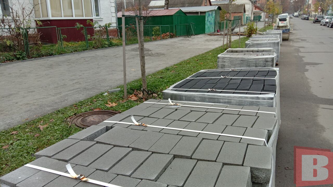 Новини Хмельницького - фото з У центрі Хмельницького буде новий тротуар. Де та що саме роблять (ФОТО)