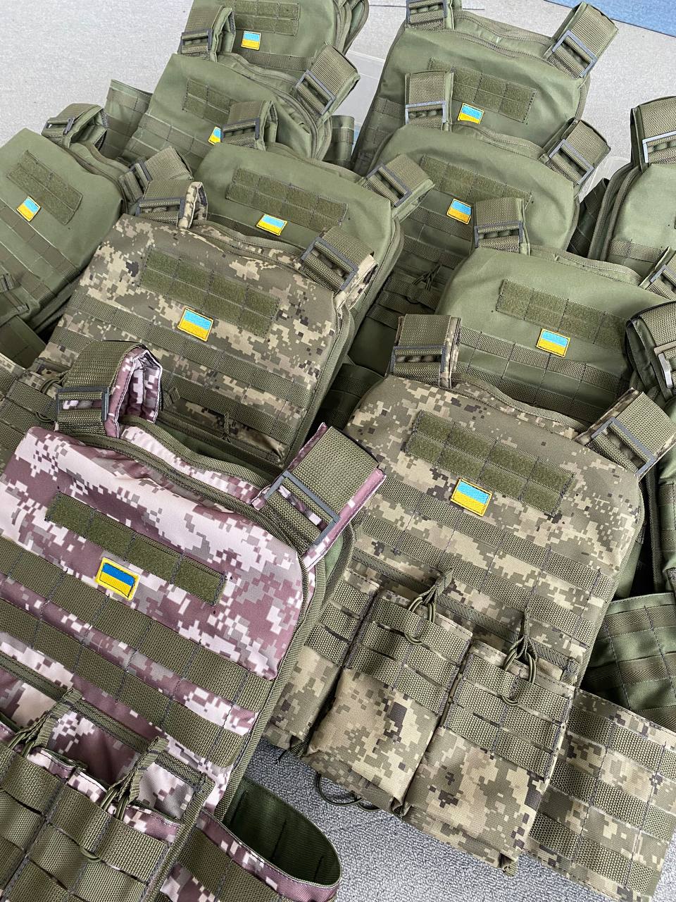 Новини Вінниці - фото з Від модних костюмів до плитоносок: дизайнер Дмитро Чернега шиє амуніцію для захисників