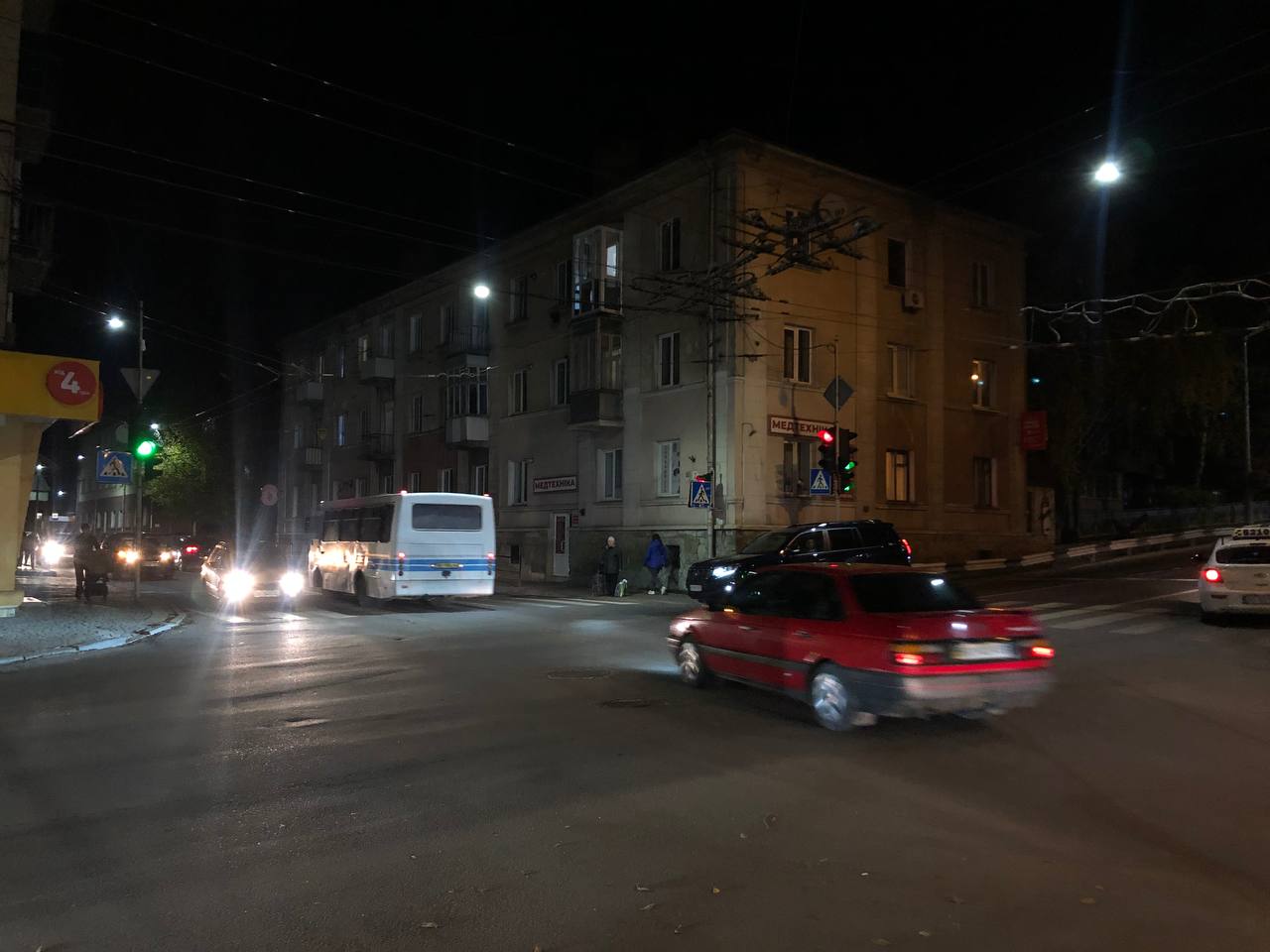 Новини Тернополя - фото з Будь видимим для водія: у Тернополі роздають світловідбиваючі елементи для дітей. Як отримати?
