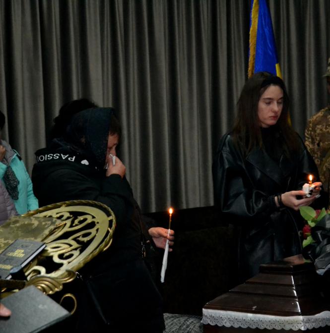 Новини Хмельницького - фото з Лікарі боролись за його життя. Хмельницький попрощався з воїном Ігорем Кірсановським