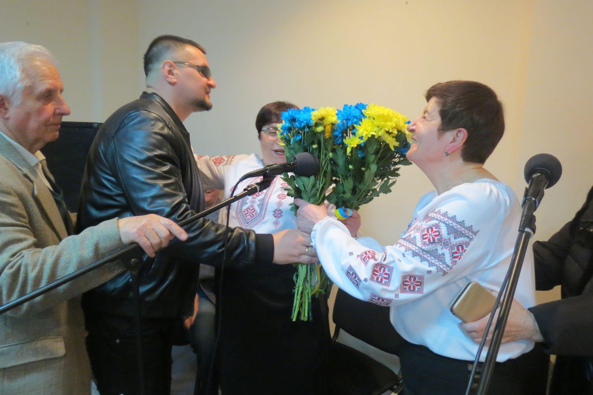 Новини Вінниці - фото з Міжнародний День сліпих у Вінниці відзначили творчим вечором вокального дуету «Дві зірниці»