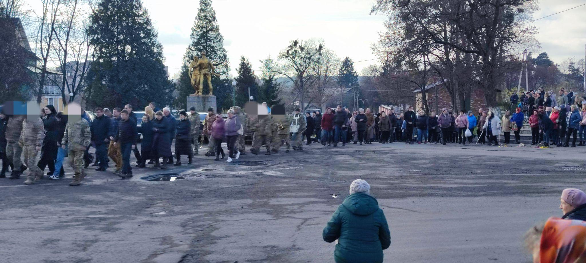 Новини Хмельницького - фото з Батько 4 дітей, 21-річний юнак та гранатометник: на Хмельниччині попрощалися з трьома захисниками