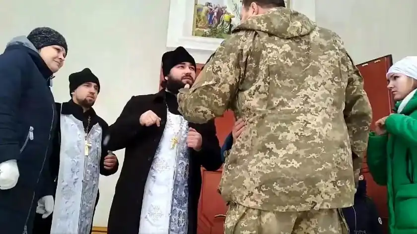 Новини Вінниці - фото з Бійка на похороні військового та російський Крим. Зібрали скандали за участю УПЦ МП