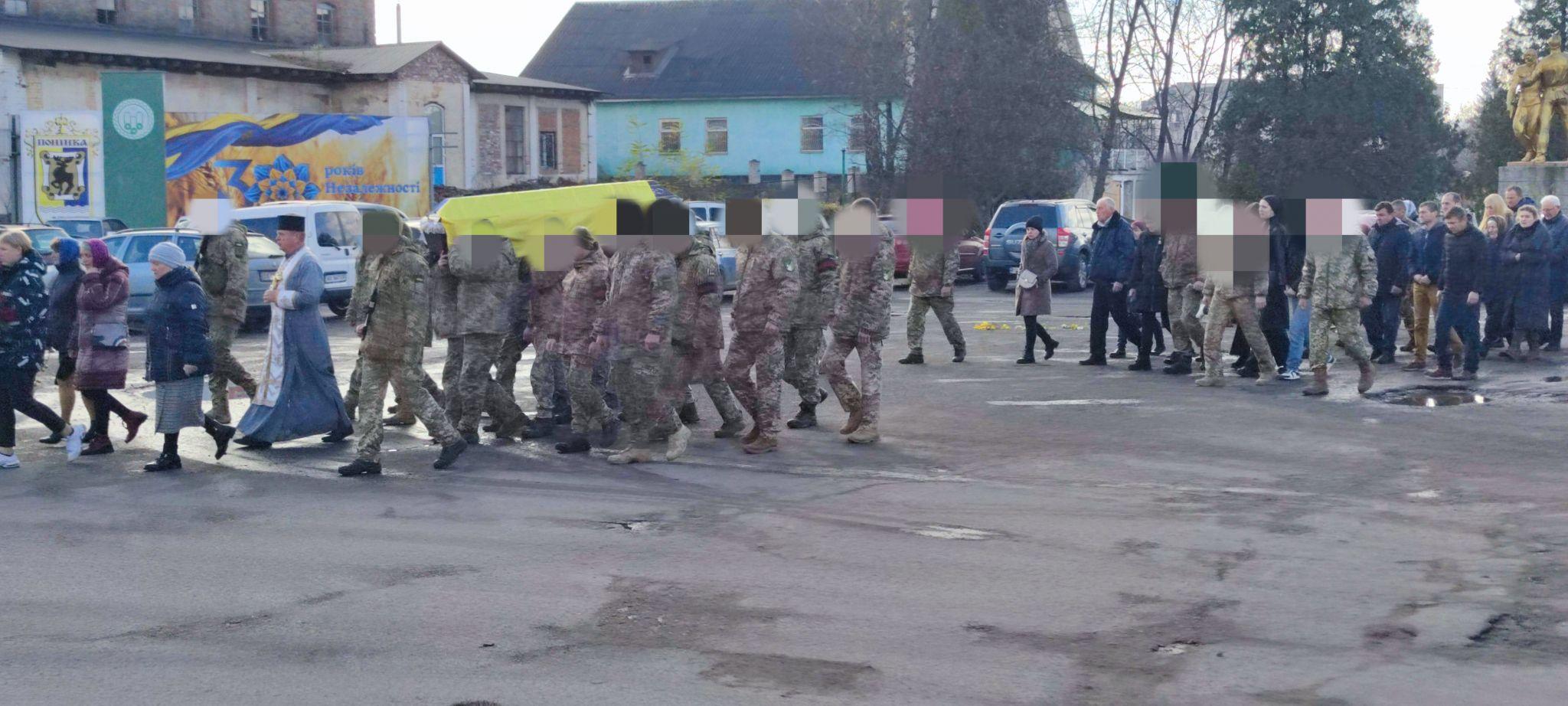 Новини Хмельницького - фото з Батько 4 дітей, 21-річний юнак та гранатометник: на Хмельниччині попрощалися з трьома захисниками